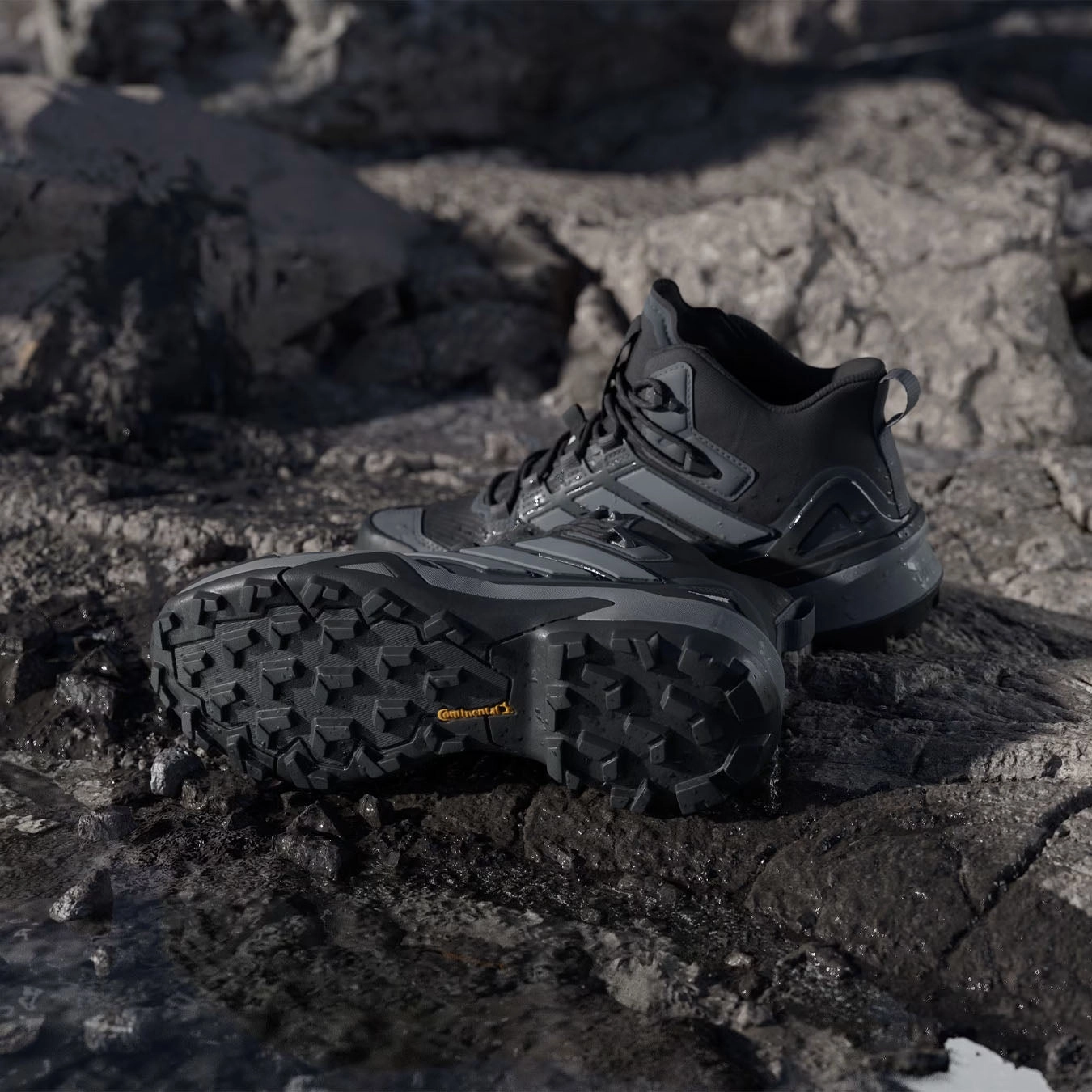 Weekend Sale Special Adidas Terrex Womens Terrex Skychaser Hiking Boots Mid Gtx Black