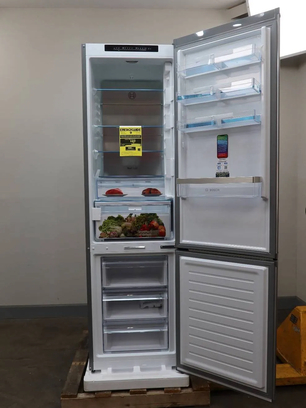 Bosch 24" Freestanding Bottom Freezer Smart 500 Series Refrigerator B24CB50ESS