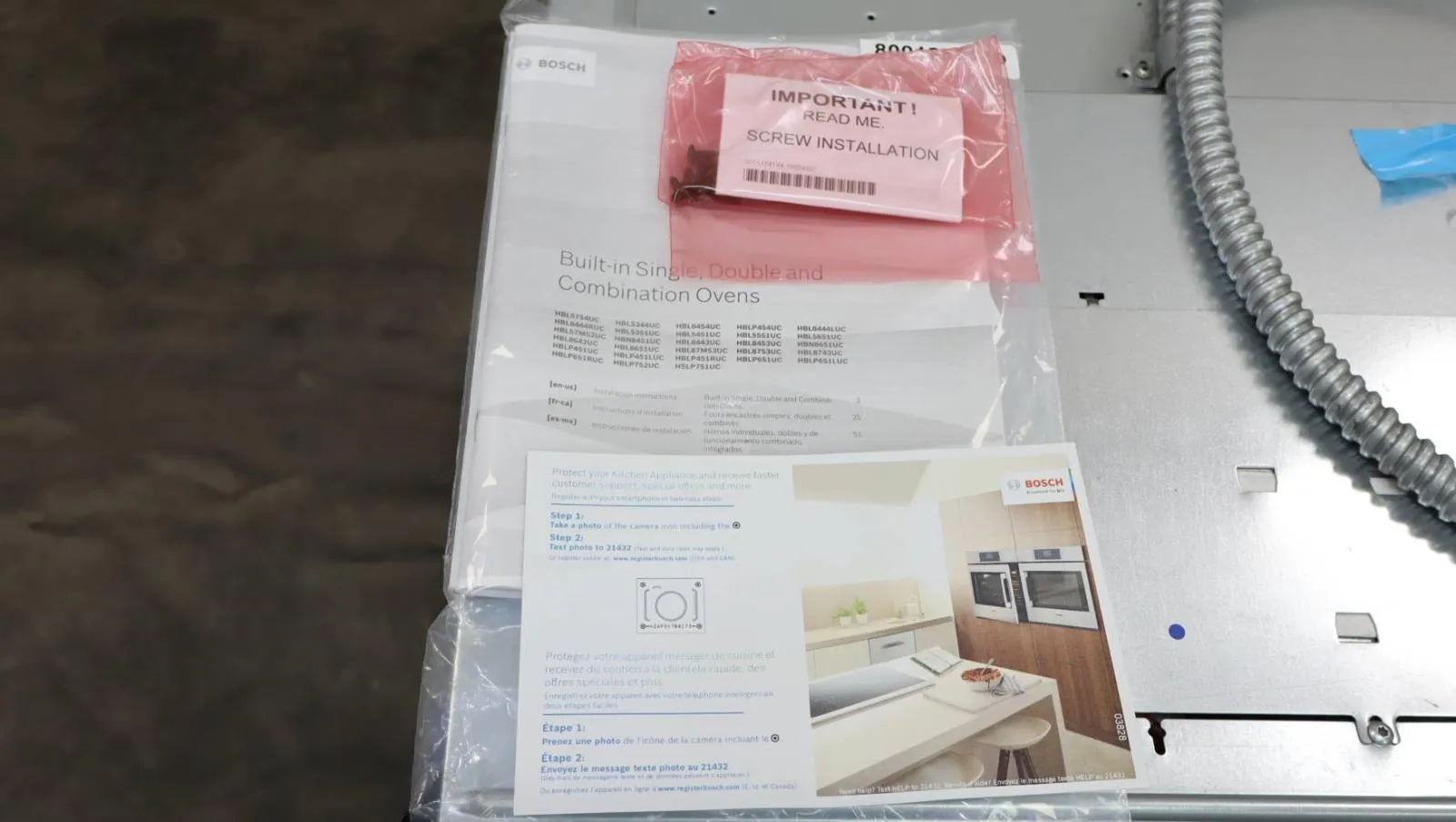 Bosch 500 Series 30" 4.6 Convectional SS Single Electric Wall Oven HBL5351UC