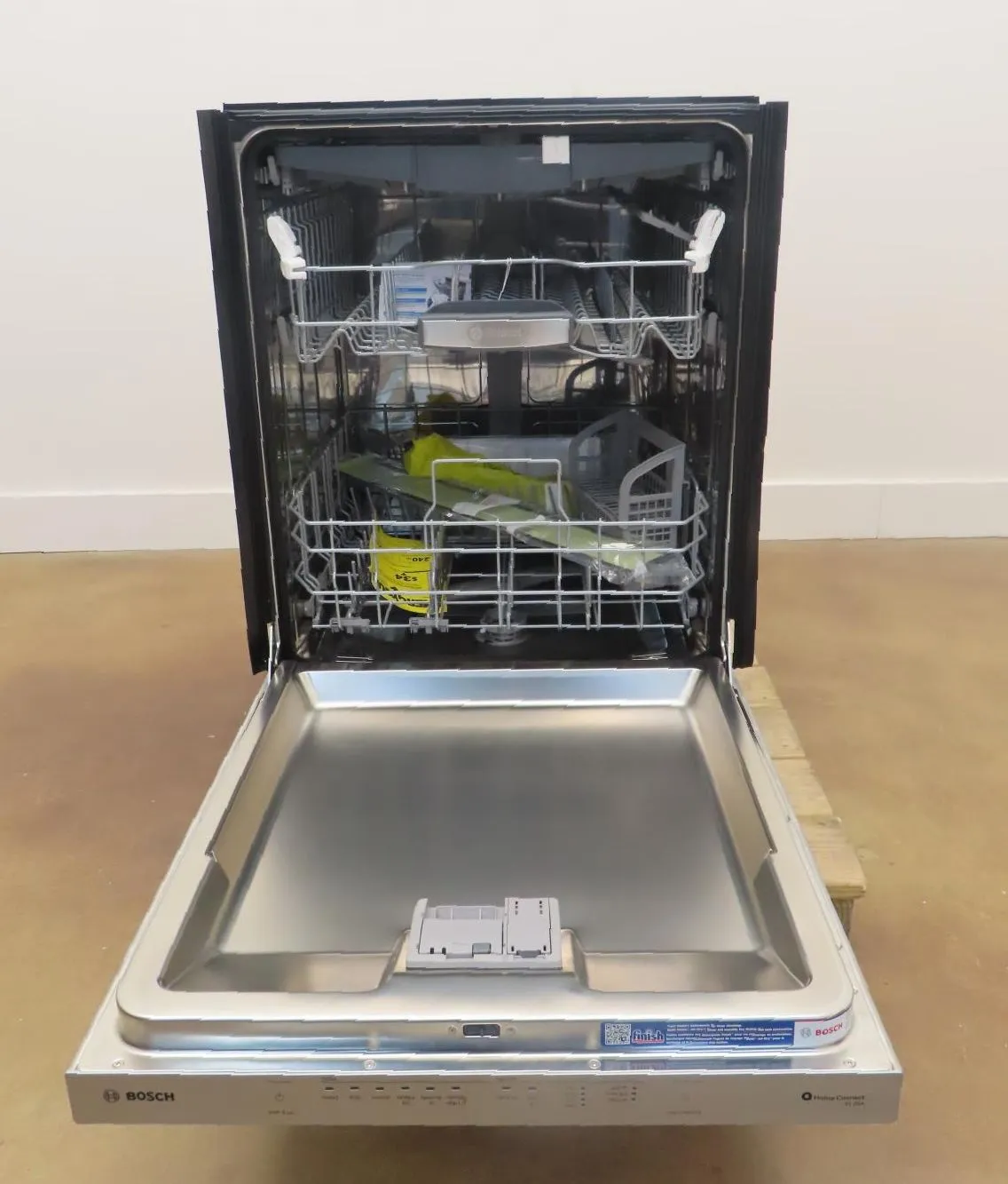 Bosch 500 Series SHX65CM5N 24" Fully Integrated Built-In Smart Dishwasher