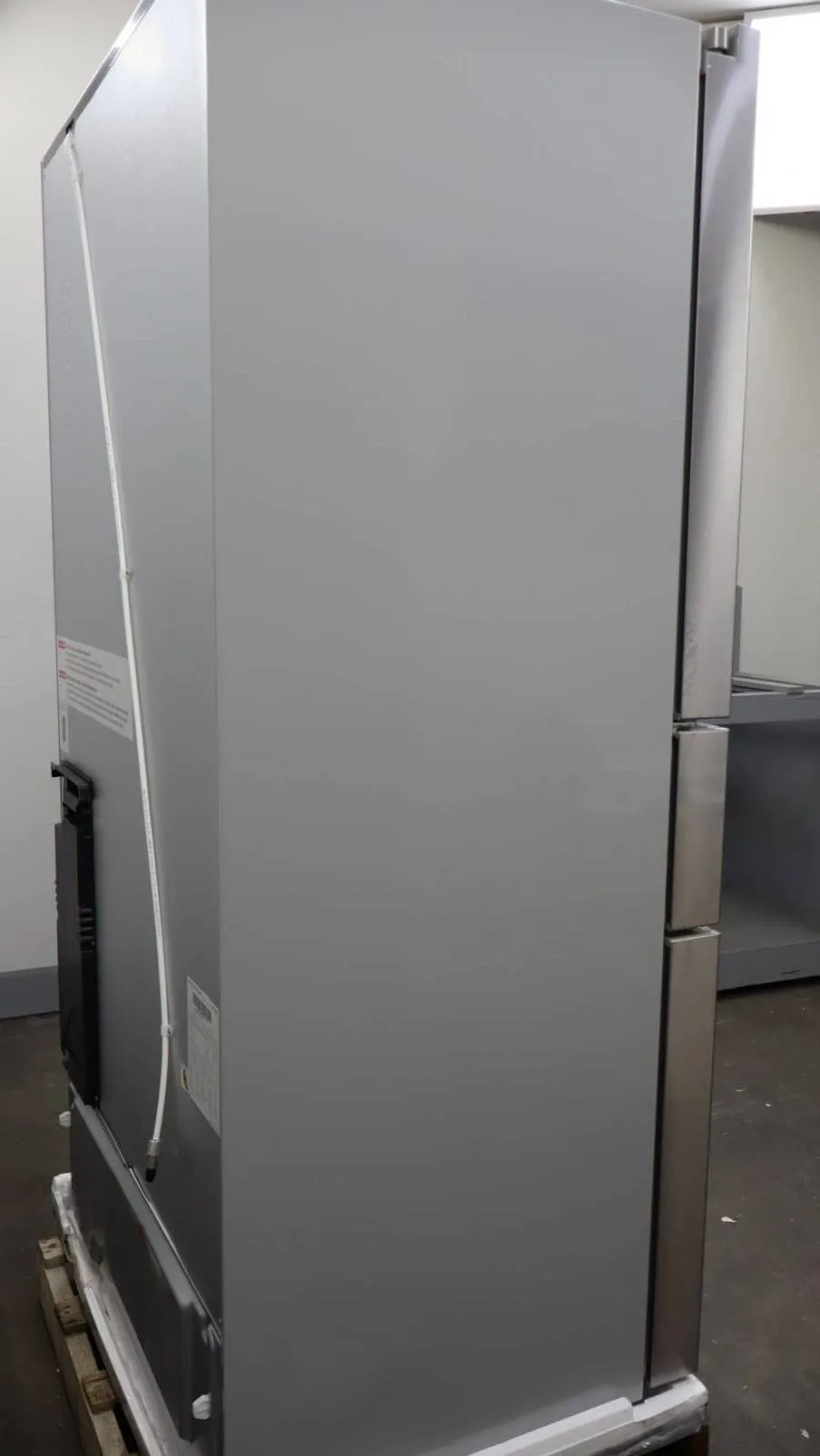 Bosch 800 Series 36" 21 cu.Ft Home Connect French Door Refrigerator B36CL80ENS