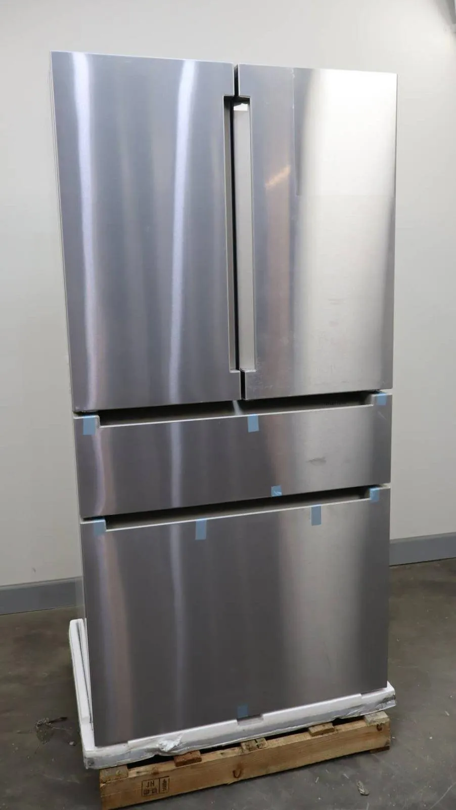 Bosch 800 Series 36" 21 cu.Ft Home Connect French Door Refrigerator B36CL80ENS