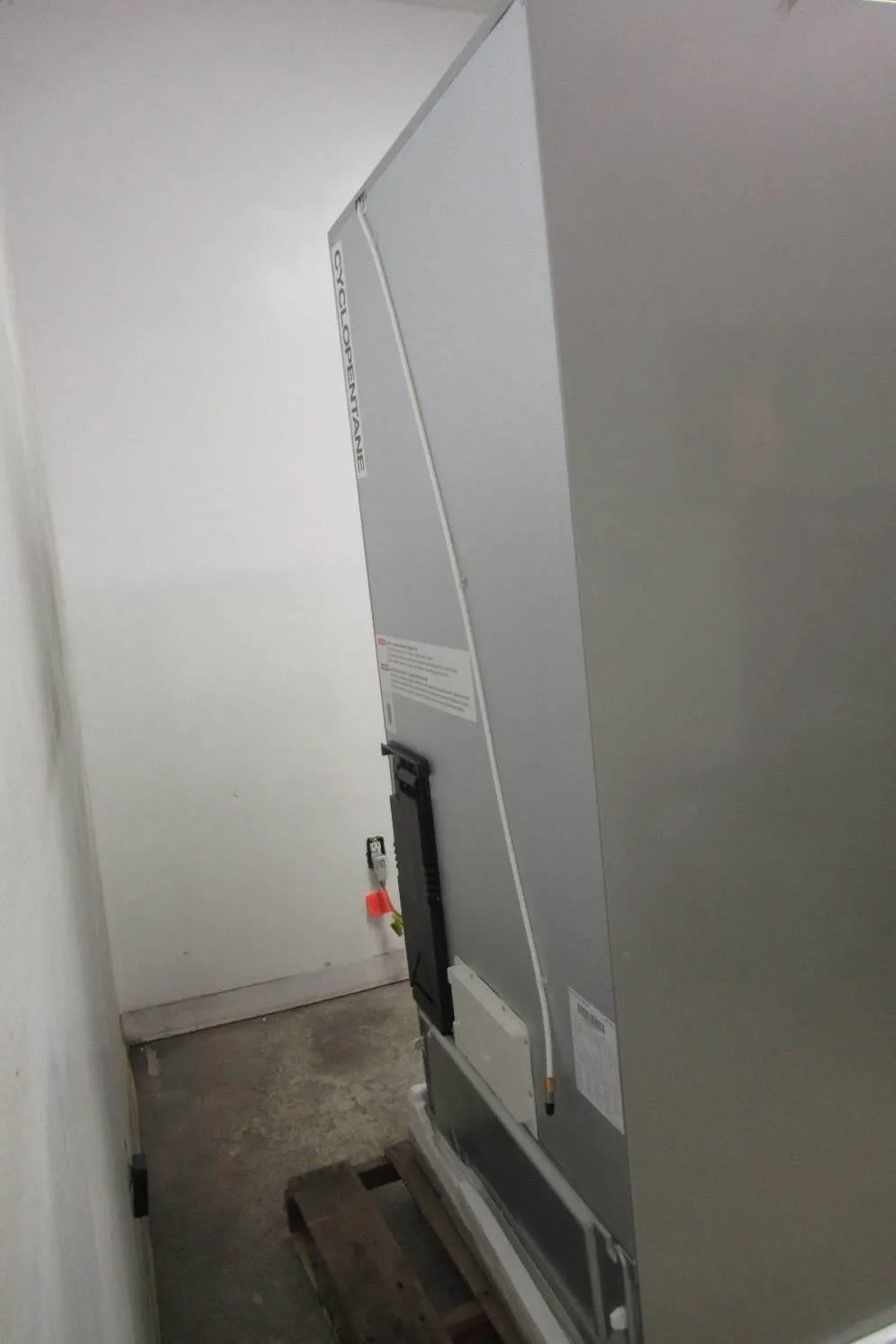 Bosch 800 Series 36" LED Smart French Door 21 cu.ft. Refrigerator B36CT80SNS