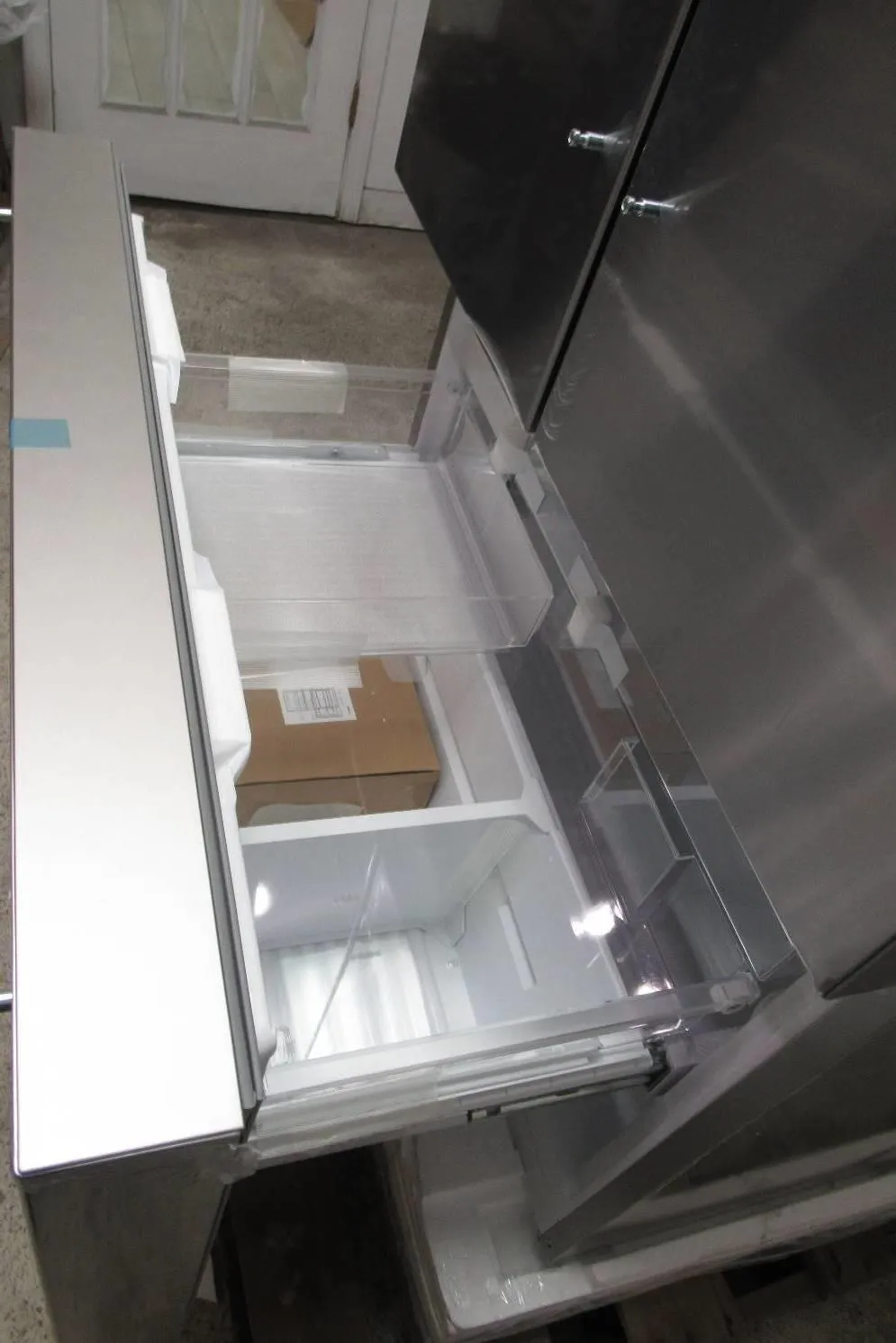 Bosch 800 Series 36" LED Smart French Door 21 cu.ft. Refrigerator B36CT80SNS