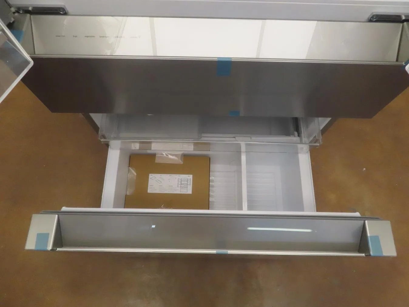 Bosch 800 Series 36" SS MultiAirFlow 21cu.Ft French Door Refrigerator B36CL80ENS