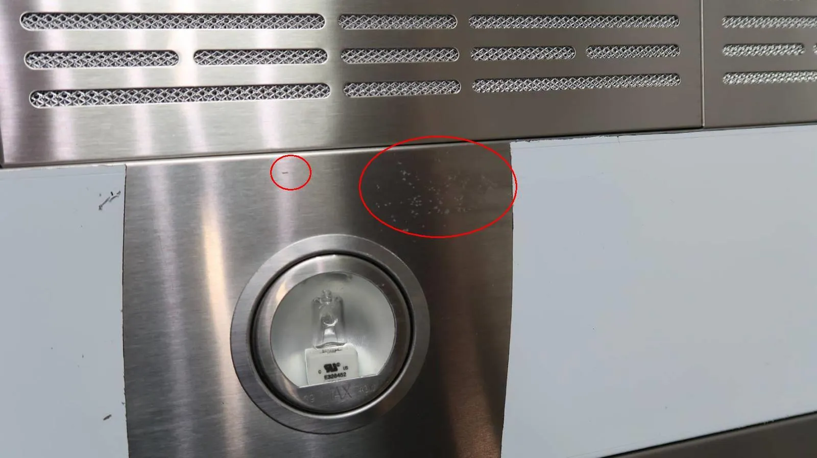 Bosch 800 Series 42" 600 CFM Convertible SS Island Chimney Range Hood HIB82651UC