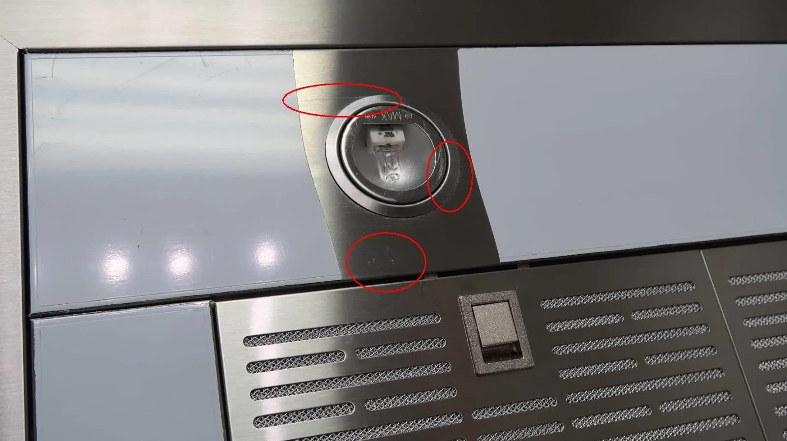 Bosch 800 Series 42" 600 CFM Convertible SS Island Chimney Range Hood HIB82651UC