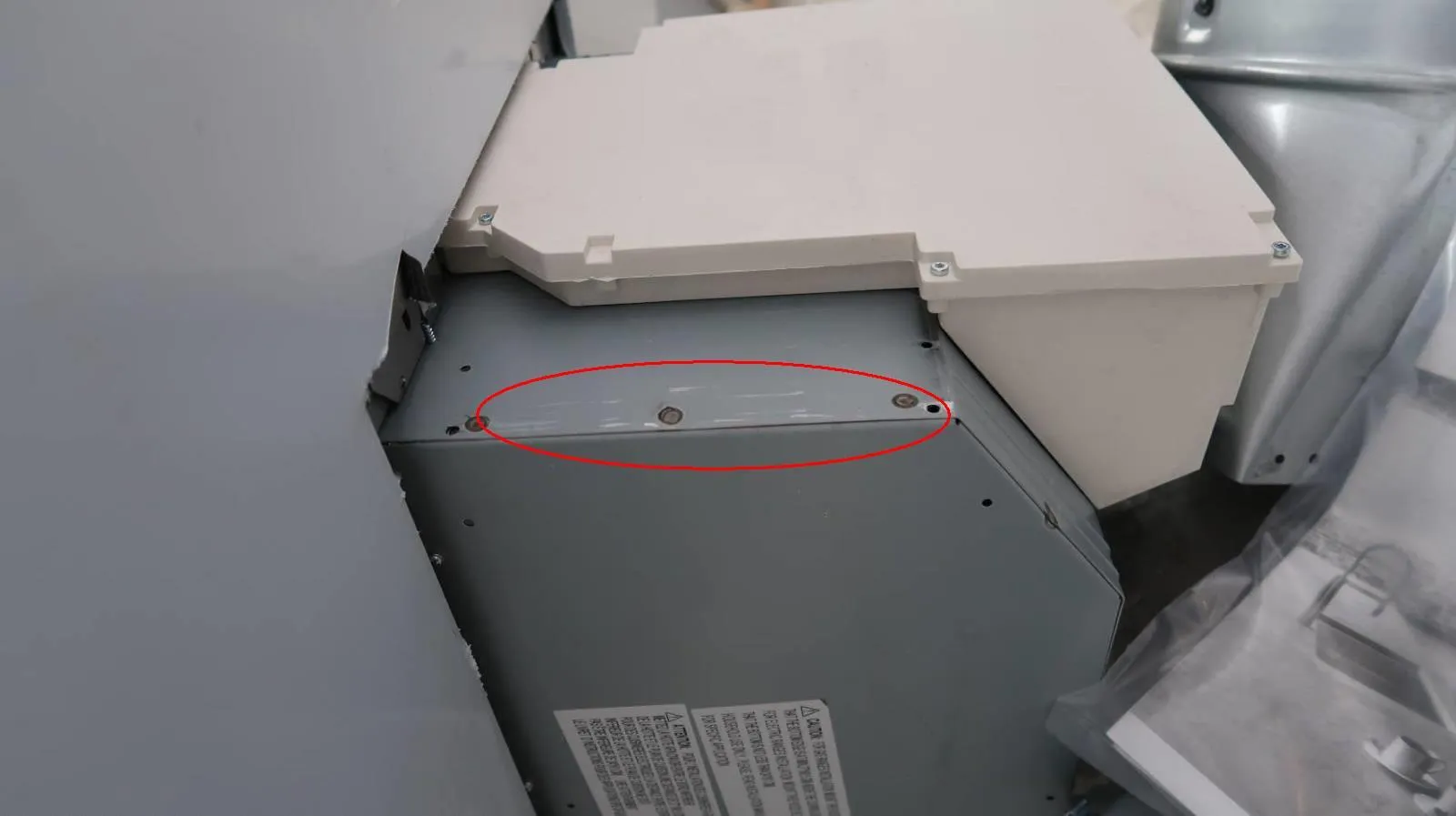 Bosch 800 Series 42" 600 CFM Convertible SS Island Chimney Range Hood HIB82651UC