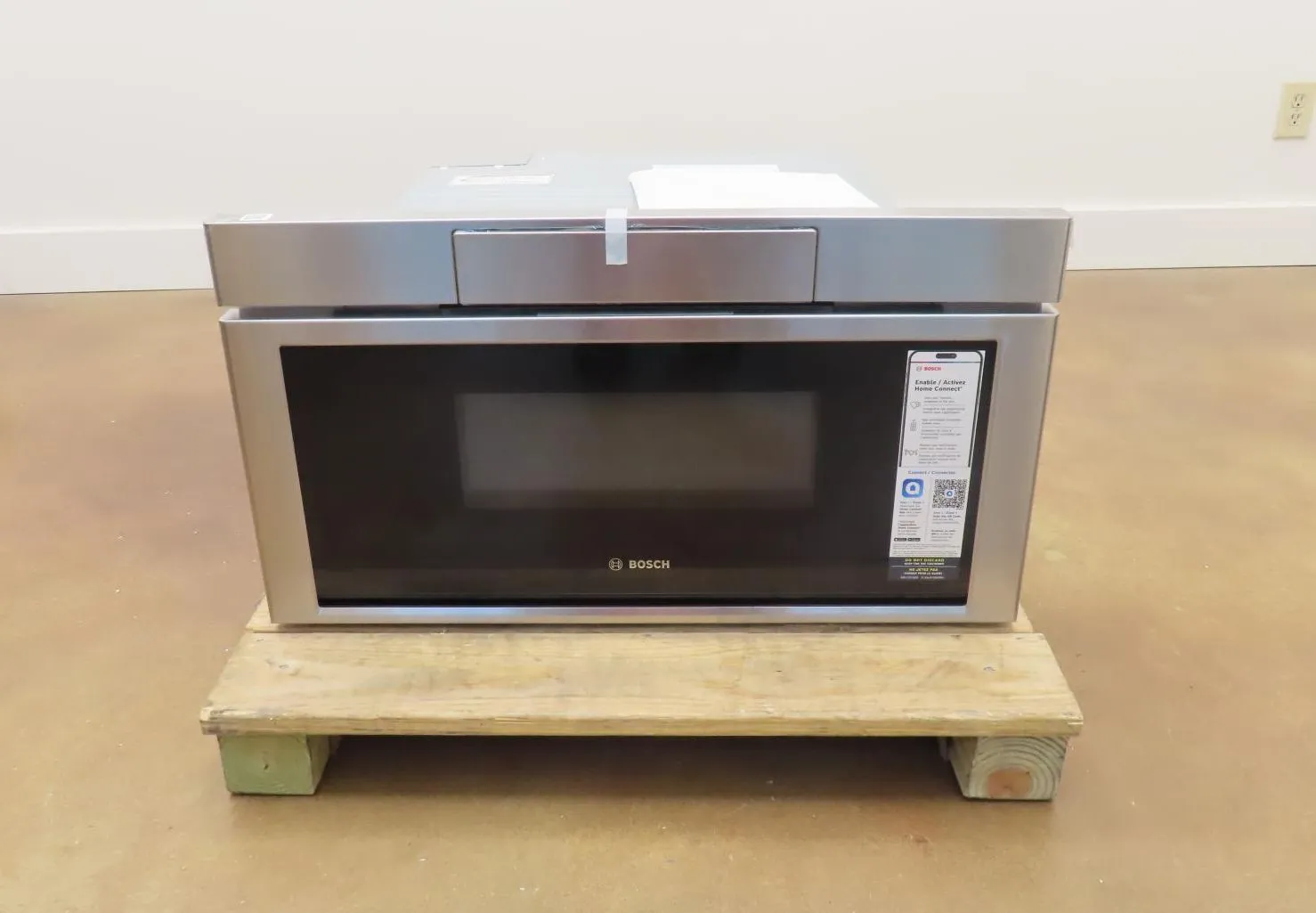 Bosch 800 Series HMD8054UC 30" Tilt Display 1.2 Cu.Ft. Smart Microwave Drawer