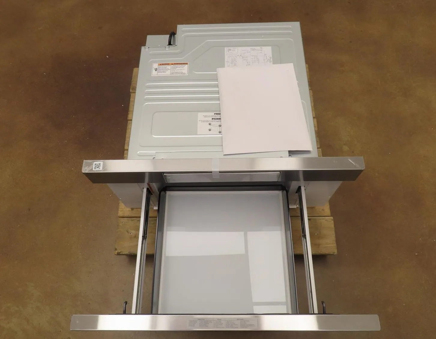 Bosch 800 Series HMD8054UC 30" Tilt Display 1.2 Cu.Ft. Smart Microwave Drawer