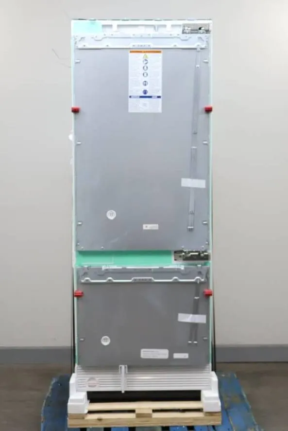 Bosch Benchmark Series 30" Built-In Bottom Mount Smart Refrigerator B30IB905SP