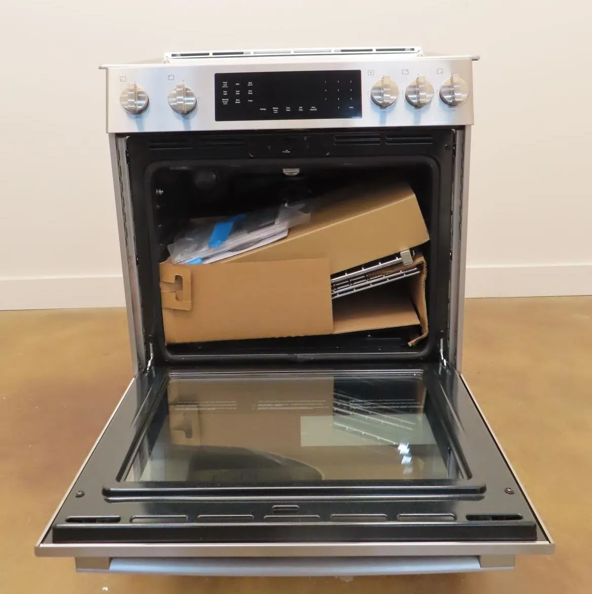 Bosch Benchmark Series HGIP056UC Stainless Steel 30" Slide-In Gas Range