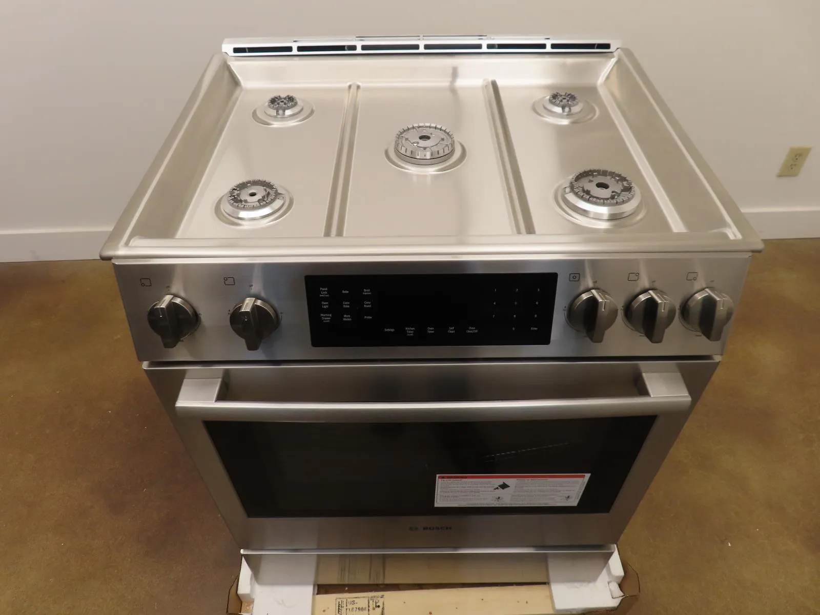 Bosch Benchmark Series HGIP056UC Stainless Steel 30" Slide-In Gas Range