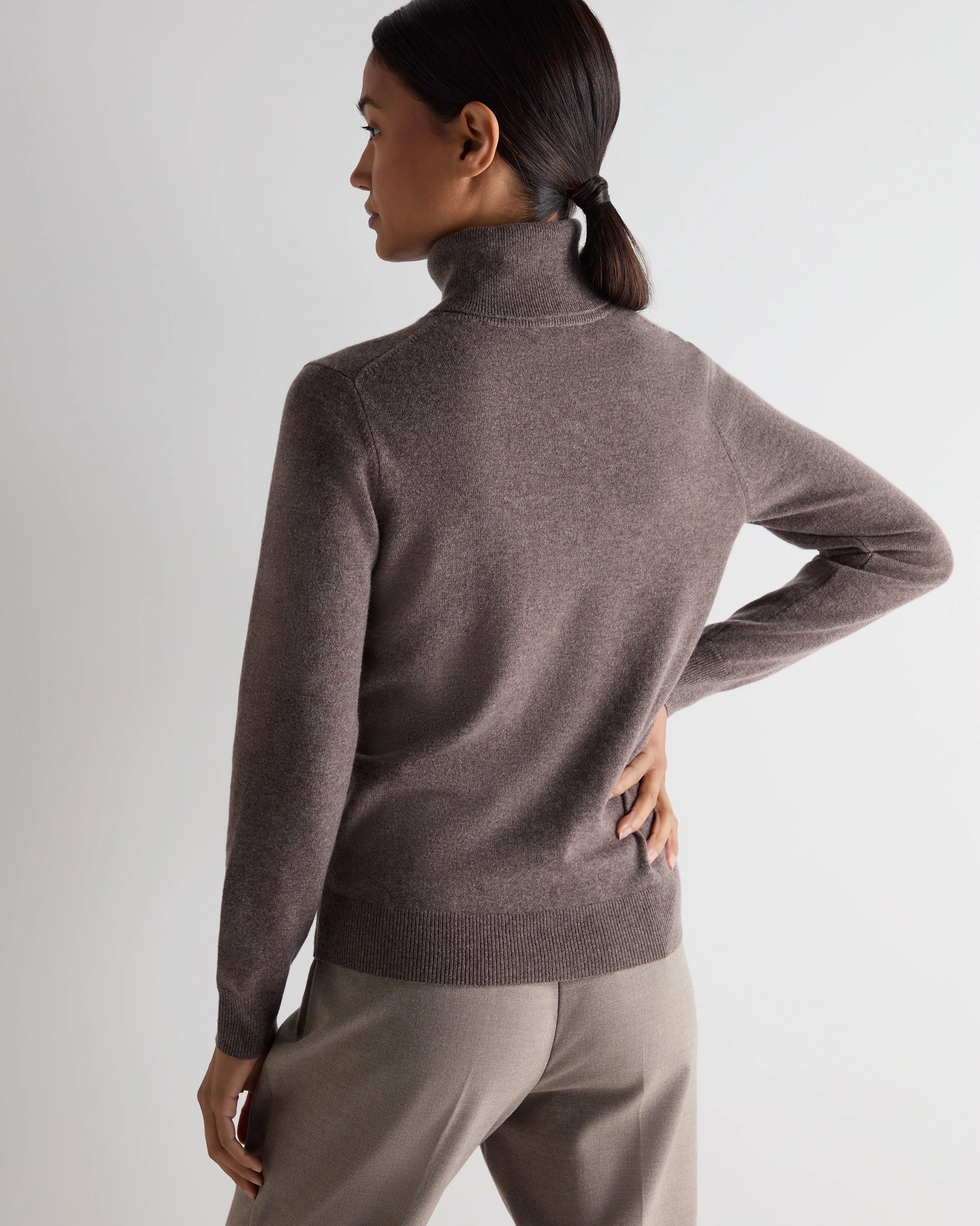 Special Savings Today Women'S Luna Roll Neck Cashmere Jumper Otter Brown