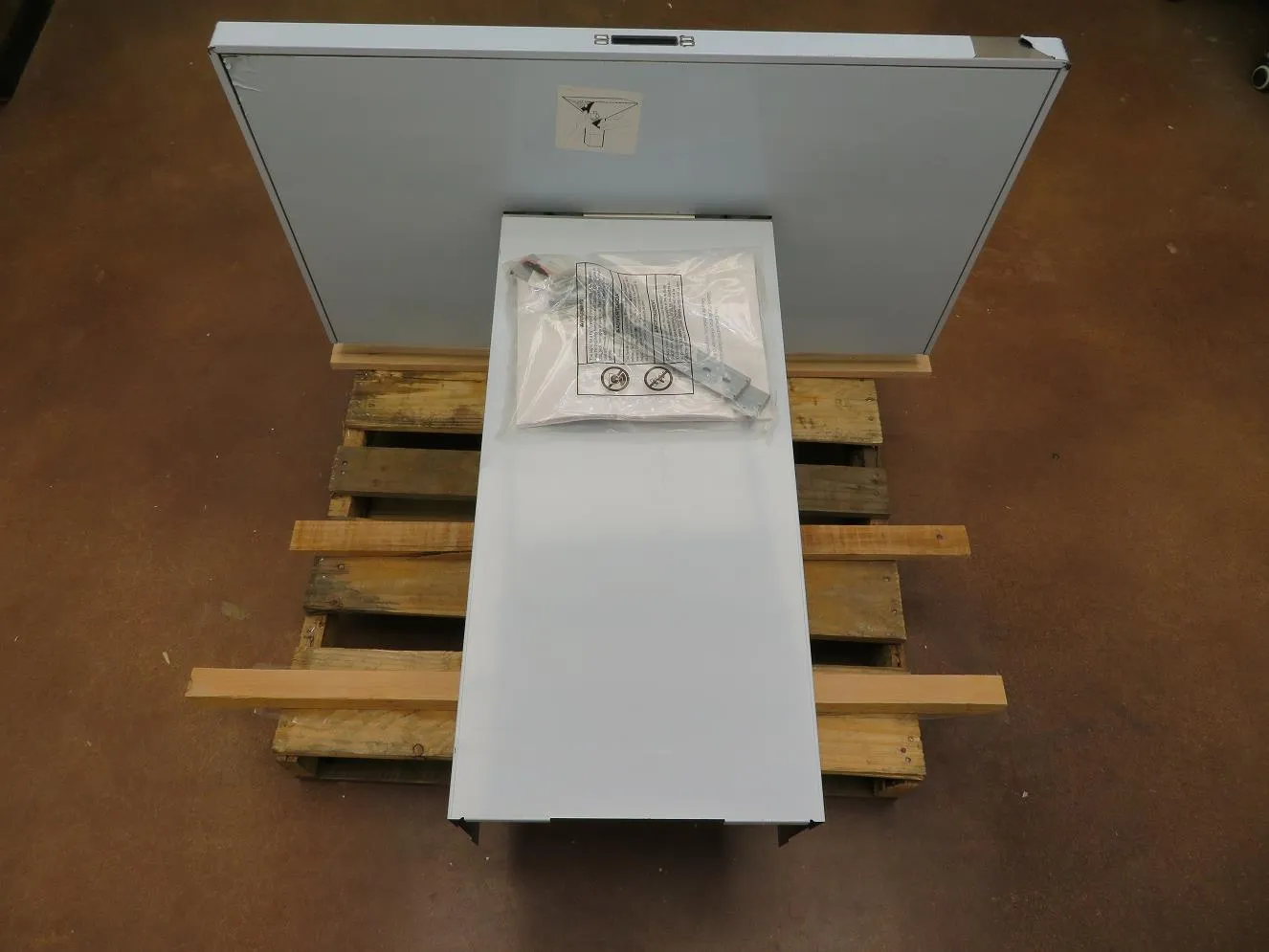 Elica Aspire Mezzano Series EMZ636S2 Wall Mount Chimney Hood with 600 CFM Blower