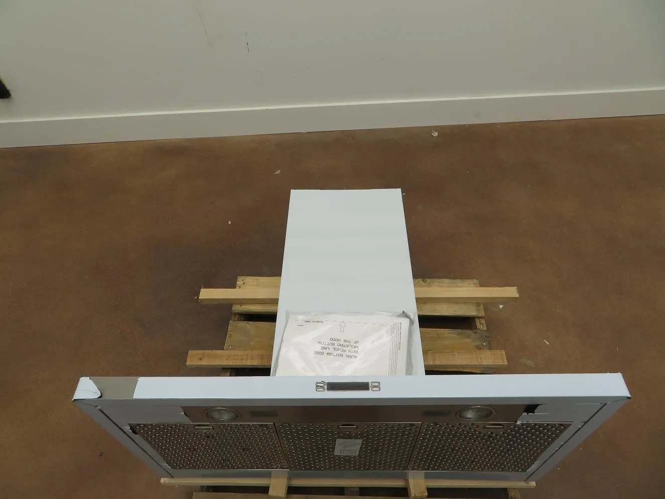 Elica Aspire Mezzano Series EMZ636S2 Wall Mount Chimney Hood with 600 CFM Blower