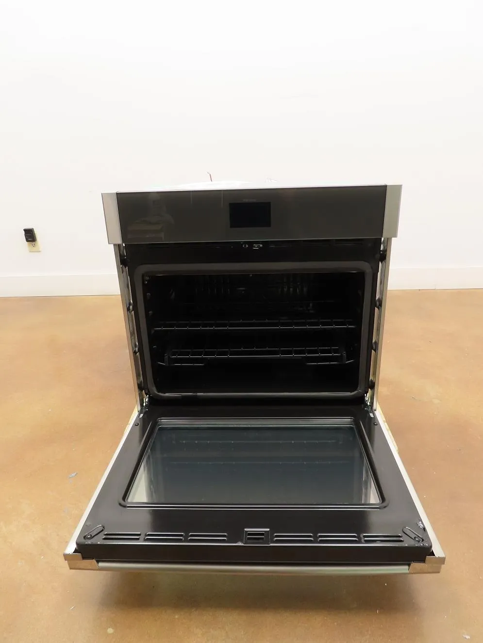 GE 30" 5.0 Cu.Ft. Built-In Single Electric Convection Wall Oven JTS5000SNSS Pics