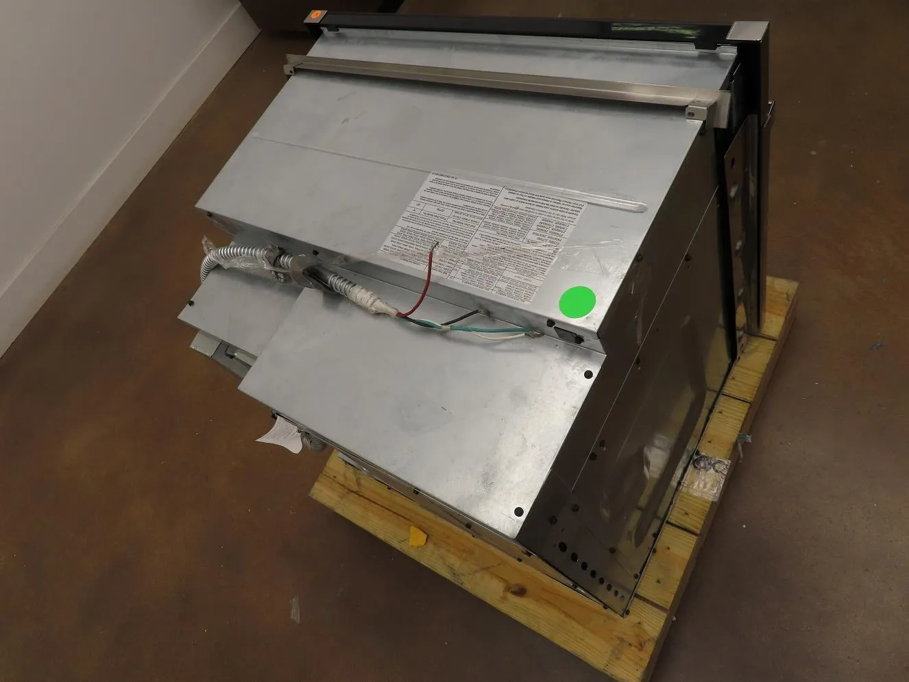 GE 30" 5.0 Cu.Ft. Built-In Single Electric Convection Wall Oven JTS5000SNSS Pics