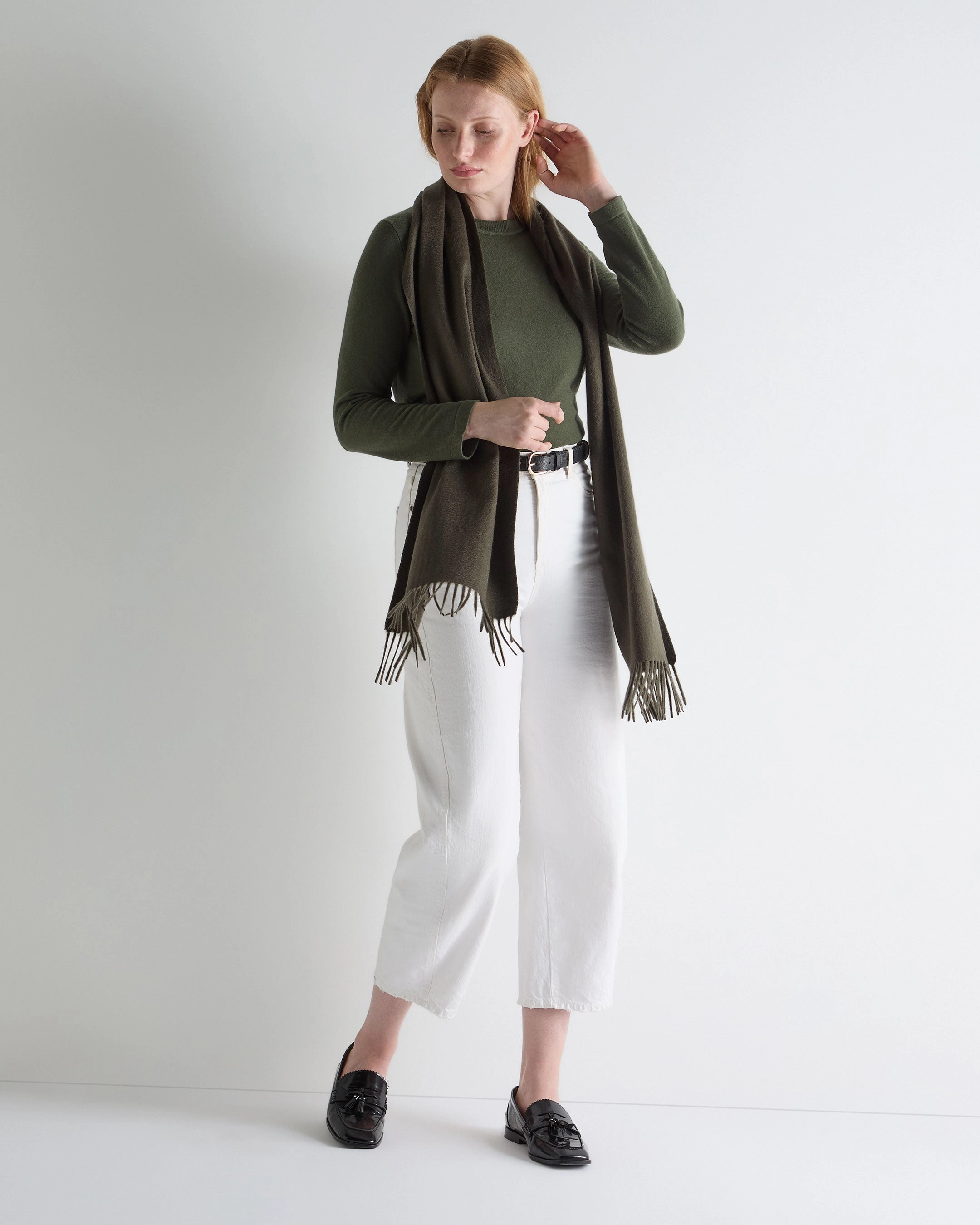 Limited Stock Alert Limited Edition Offer Women'S Hallie Round Neck Cashmere Jumper Army Green