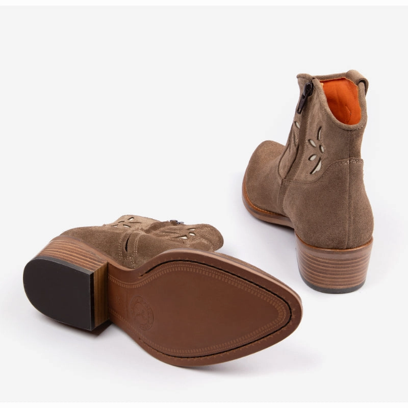 Surprise Offer Now Penelope Chilvers Cassidy Jasmine Ladies Suede Boot - Sesame