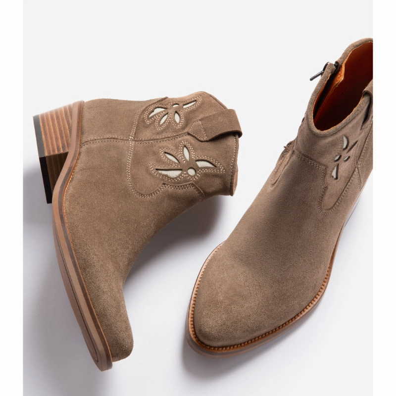 Hot Pick Online Todays Hot Pick Penelope Chilvers Cassidy Jasmine Ladies Suede Boot - Sesame