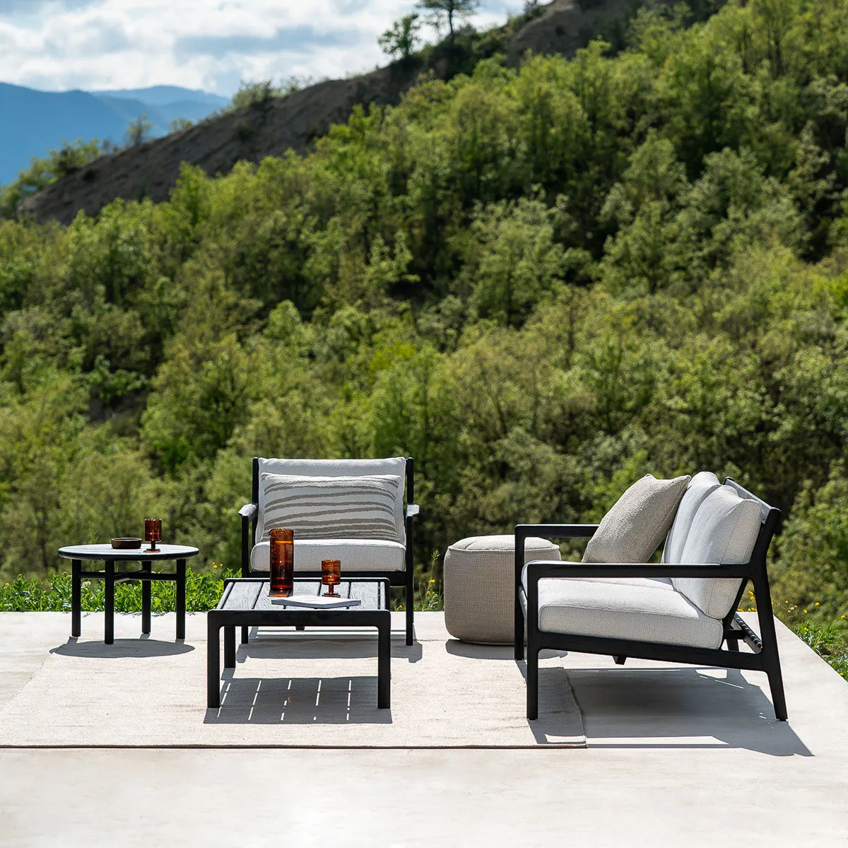 Jack Outdoor Fabric Lounge Chair (Teak Black, Off White)