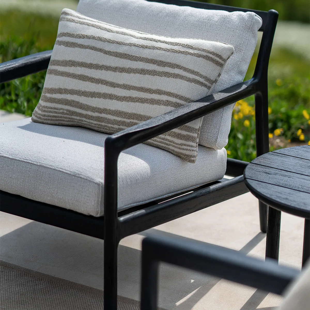 Jack Outdoor Fabric Lounge Chair (Teak Black, Off White)