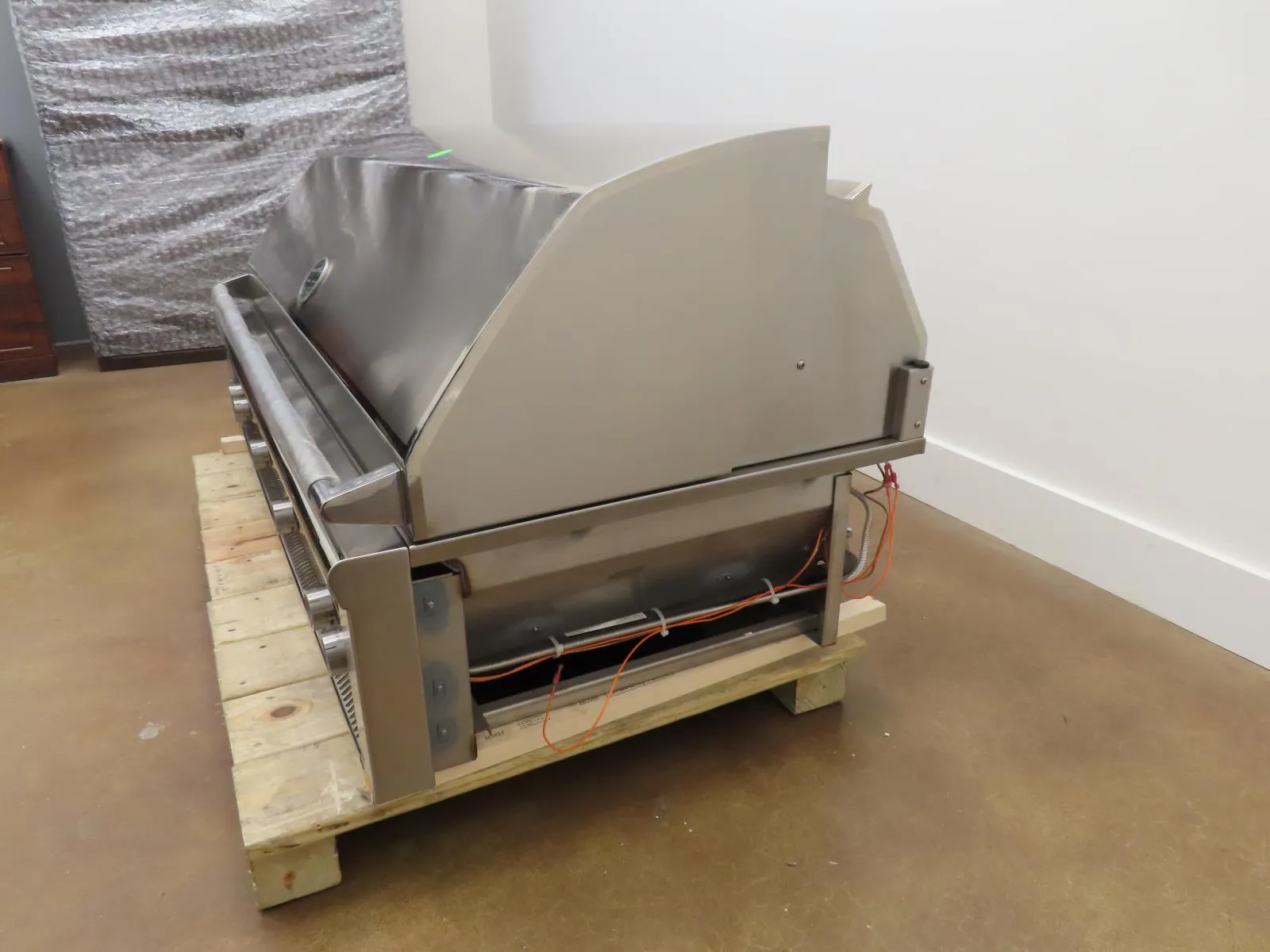 LYNX L54TRNG 54" BuiltIn Grill with 1555 sq.in Cooking Surface Dual P Rotisserie