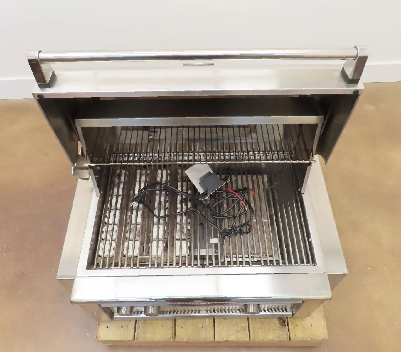 Lynx Sedona Series L500PSRLP 30 Inch Stainless Steel Built-in LP Gas Grill