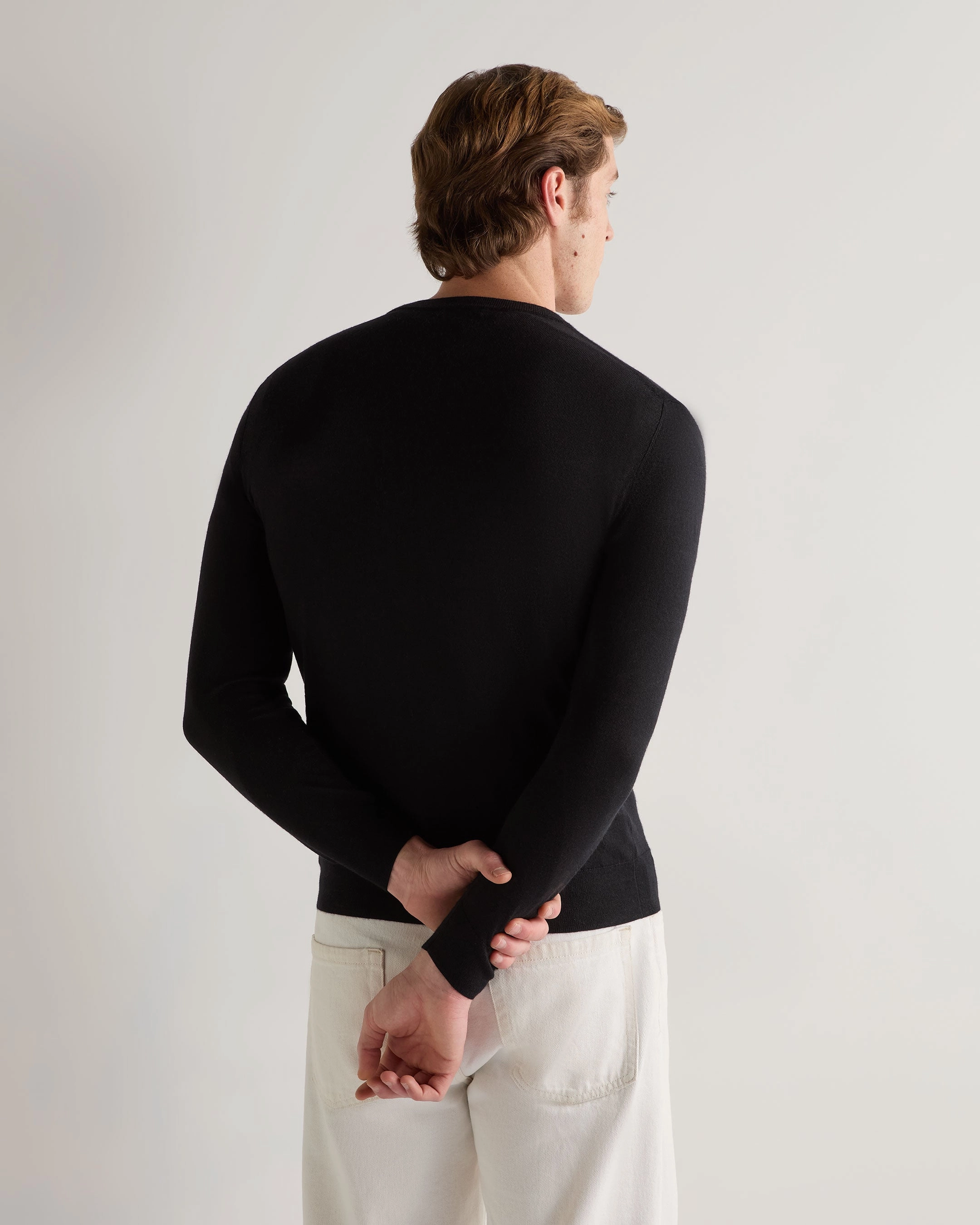 Special Surprise Sale Big Price Drop Men'S Covent Fine Gauge Cashmere Round Neck Jumper Black