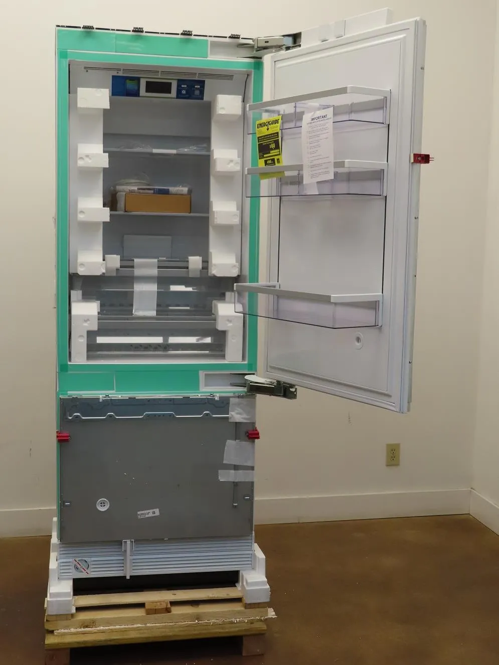 NIB Bosch Benchmark B30IB900SP 30 inch Smart Built-In Bottom Mount Refrigerator
