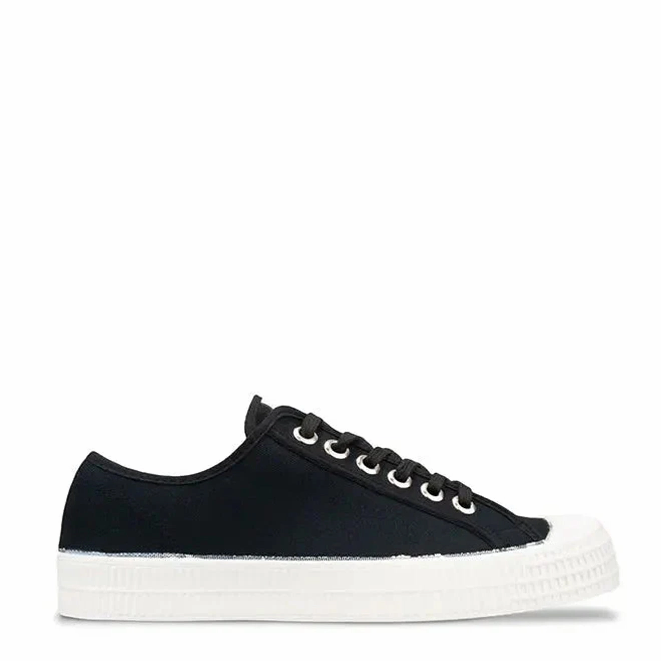 Shop the Best Deals Novesta Star Master Trainer Black / White