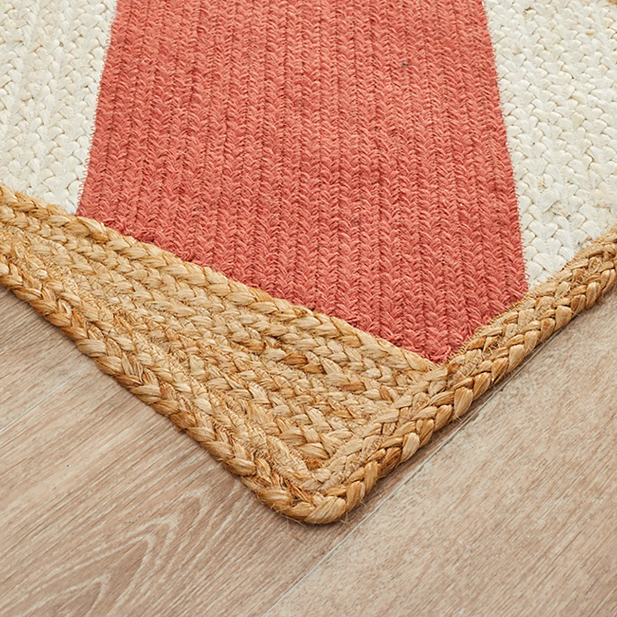 Parade 111 Rug (Coral)