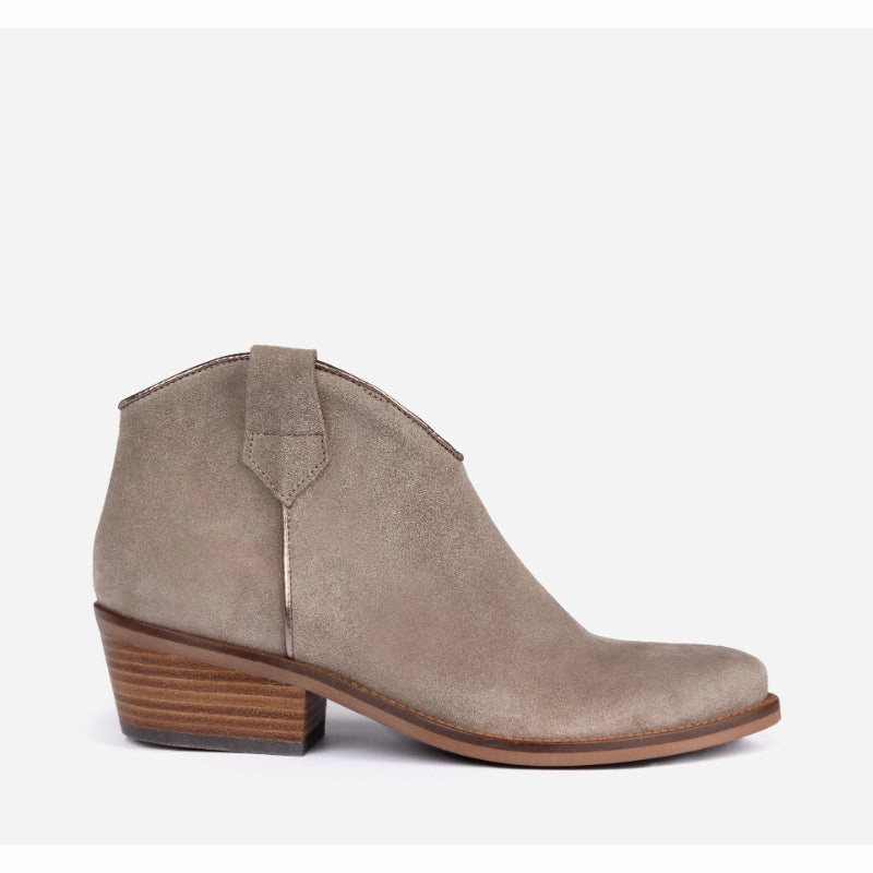 Limited Stock Deals Last Chance Offer Penelope Chilvers Dolly Ladies Suede Boot - Taupe