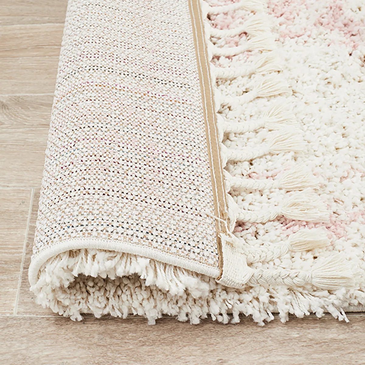 Saffron 33 Rug (Pink)