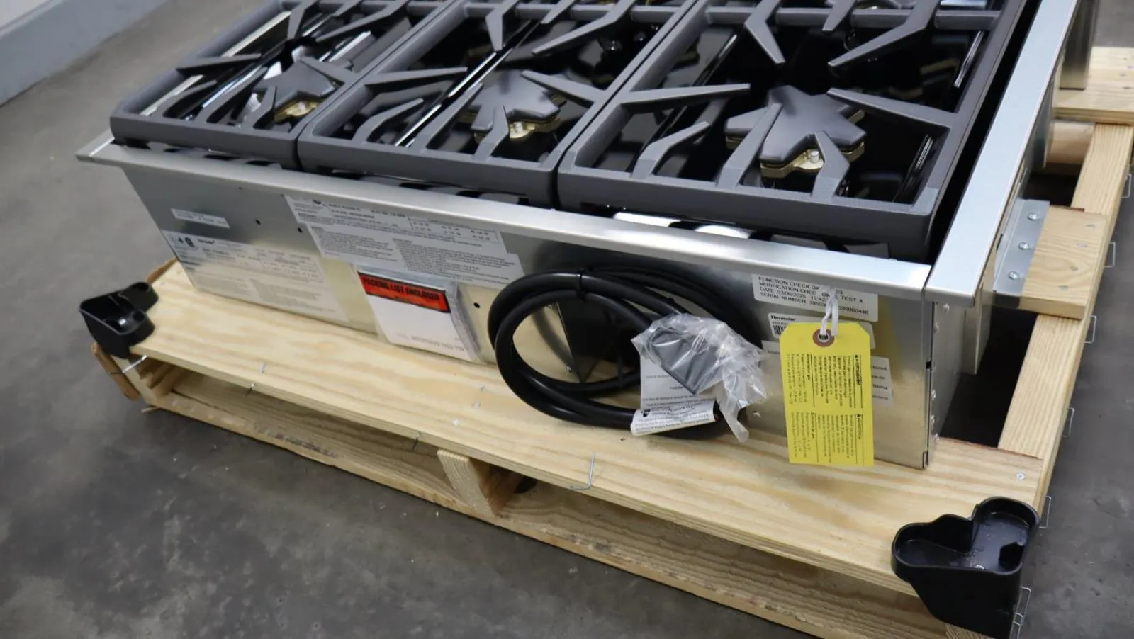 Thermador 36 Inch 6 Sealed Burners Professional Series Gas Rangetop PCG366W