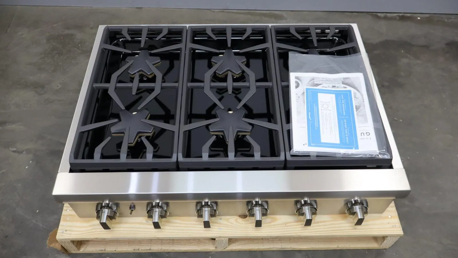 Thermador 36 Inch 6 Sealed Burners Professional Series Gas Rangetop PCG366W