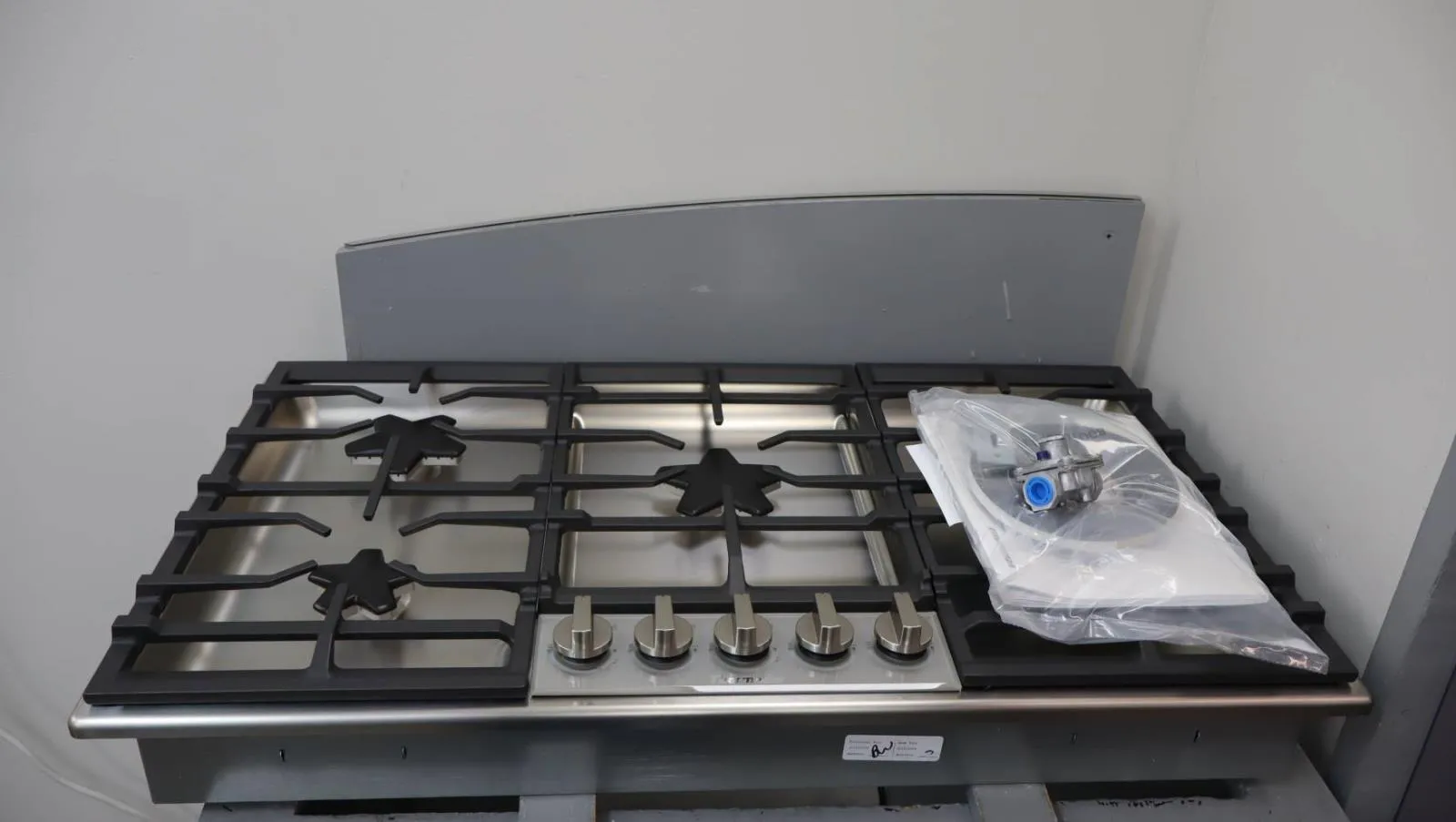 Thermador 36" Masterpiece Series Stainless 5 Sealed Buner Gas Cooktop SGSXP365TS