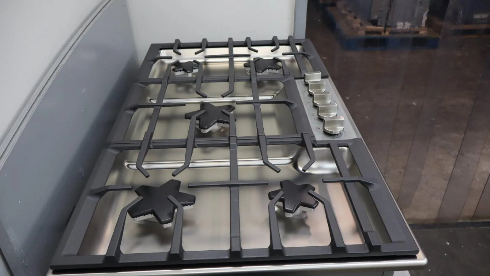 Thermador 36" Stainless 5 Sealed Buner Masterpiece Series Gas Cooktop SGSXP365TS