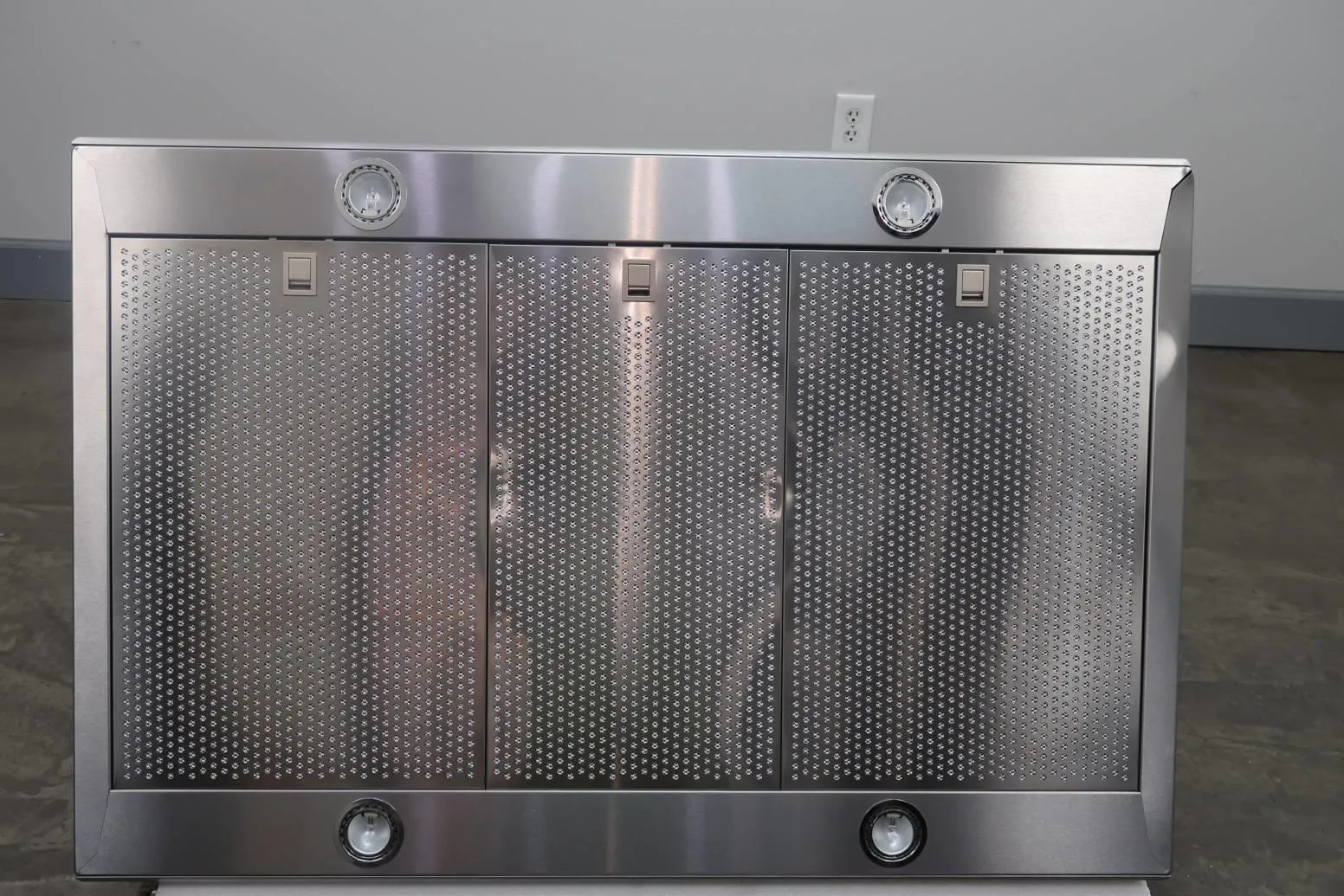 Thermador 42" low Profile Island Mount Chimney Hood 1000 CFM Blower HPIN42HS
