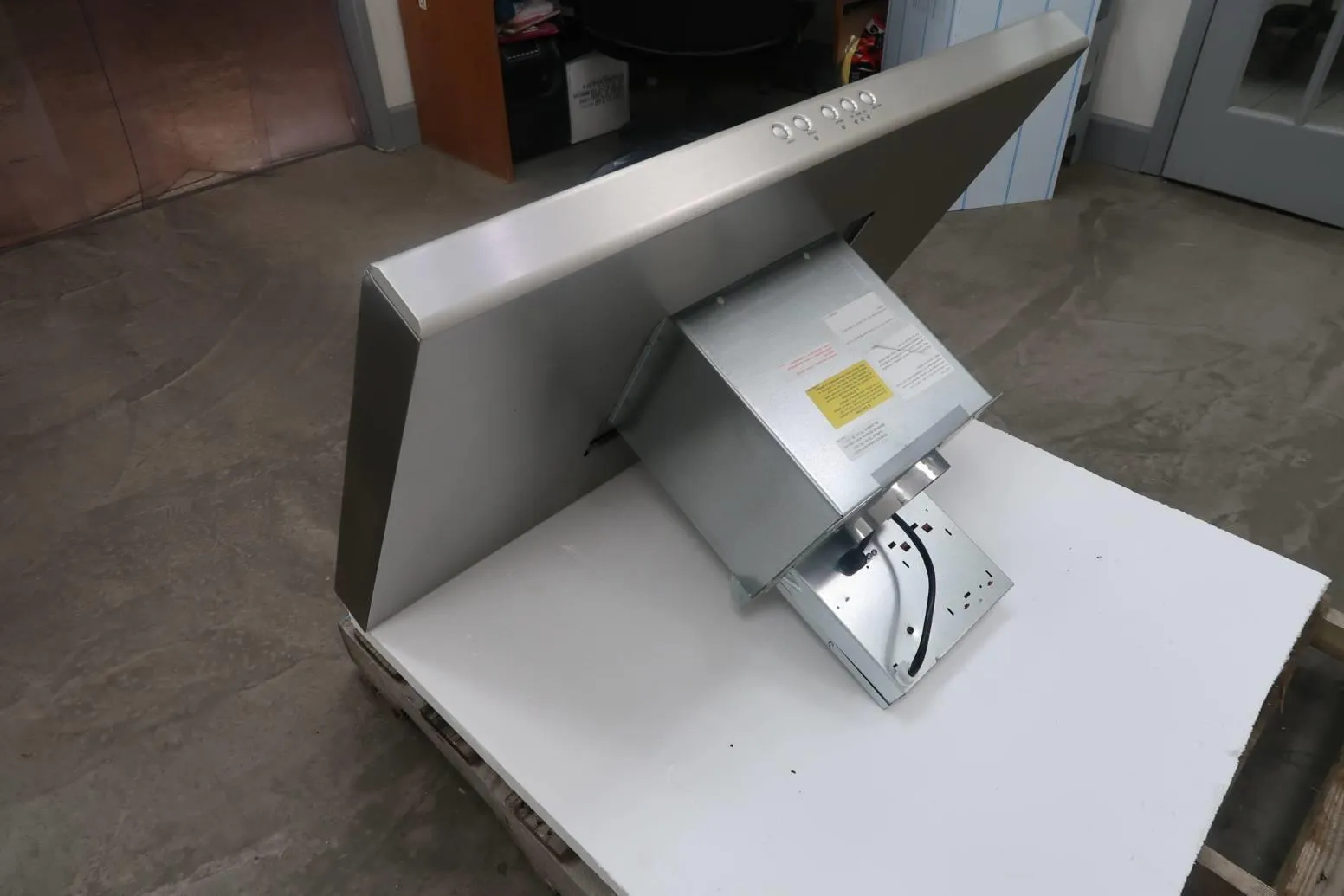 Thermador 42" low Profile Island Mount Chimney Hood 1000 CFM Blower HPIN42HS
