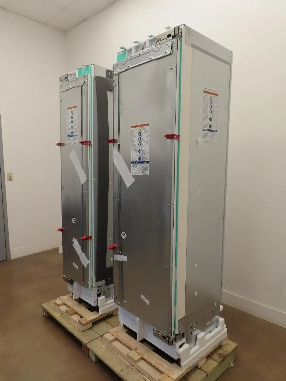 Thermador Freedom 42" Refrigerator Freezer Columns T24IR905SP / T18IF905SP Pics