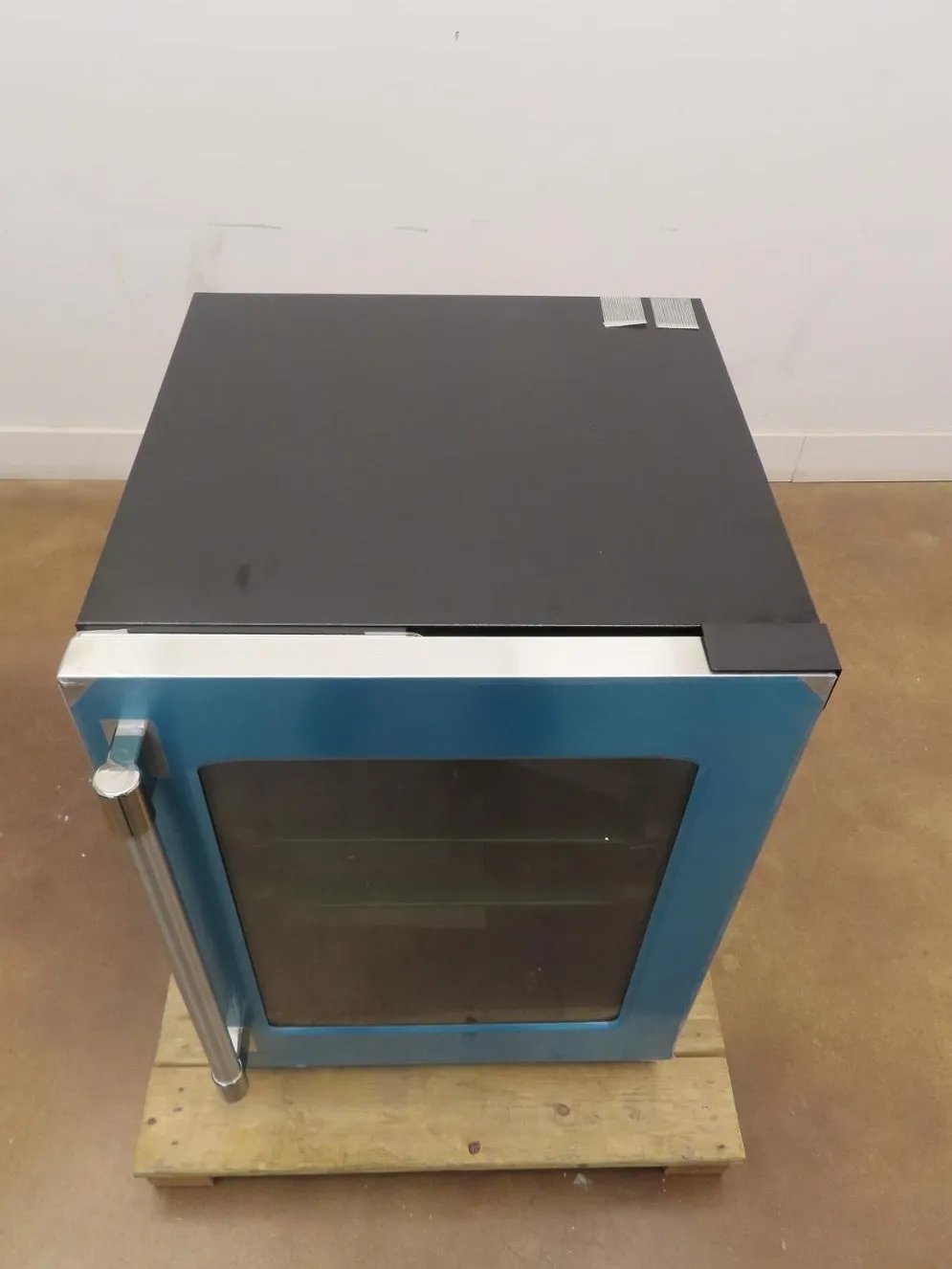 Thermador Freedom Collection T24UR925RS 24" Built-In Undercounter Refrigerator