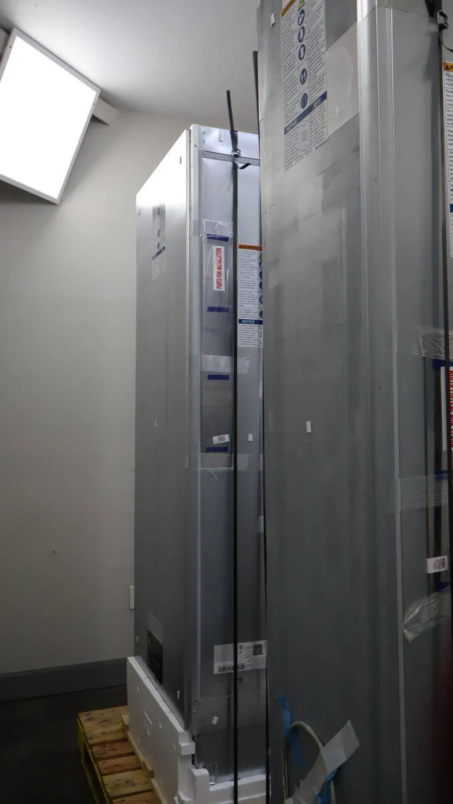 Thermador Smart Refrigerator Freezer Panel-R Columns T30IR905SP / T18ID905LP