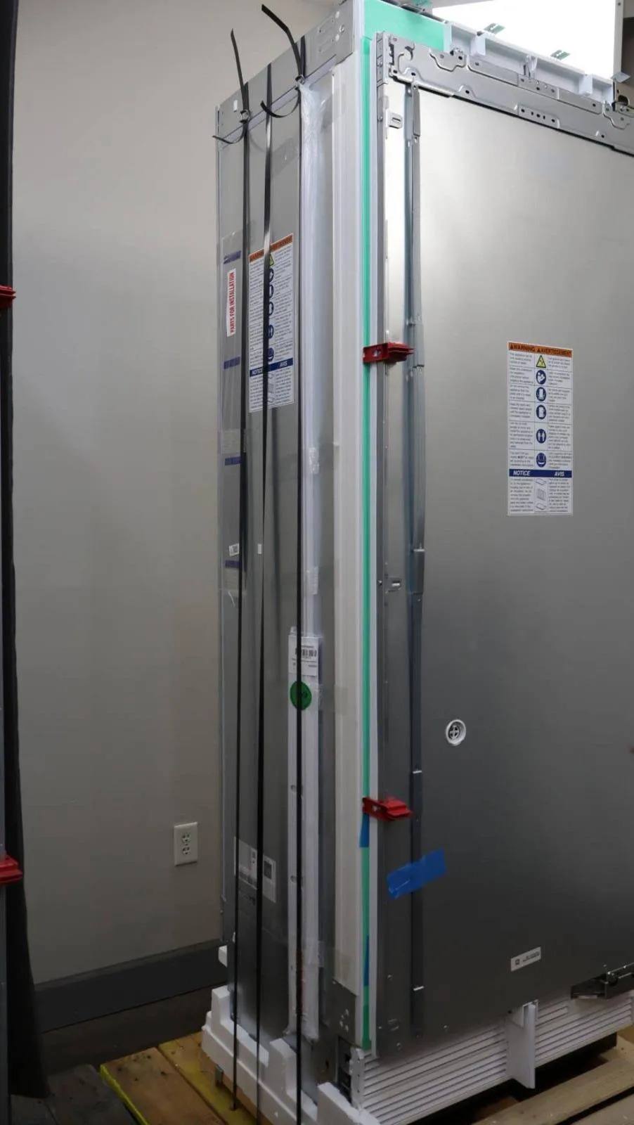 Thermador Smart Refrigerator Freezer Panel-R Columns T30IR905SP / T18ID905LP