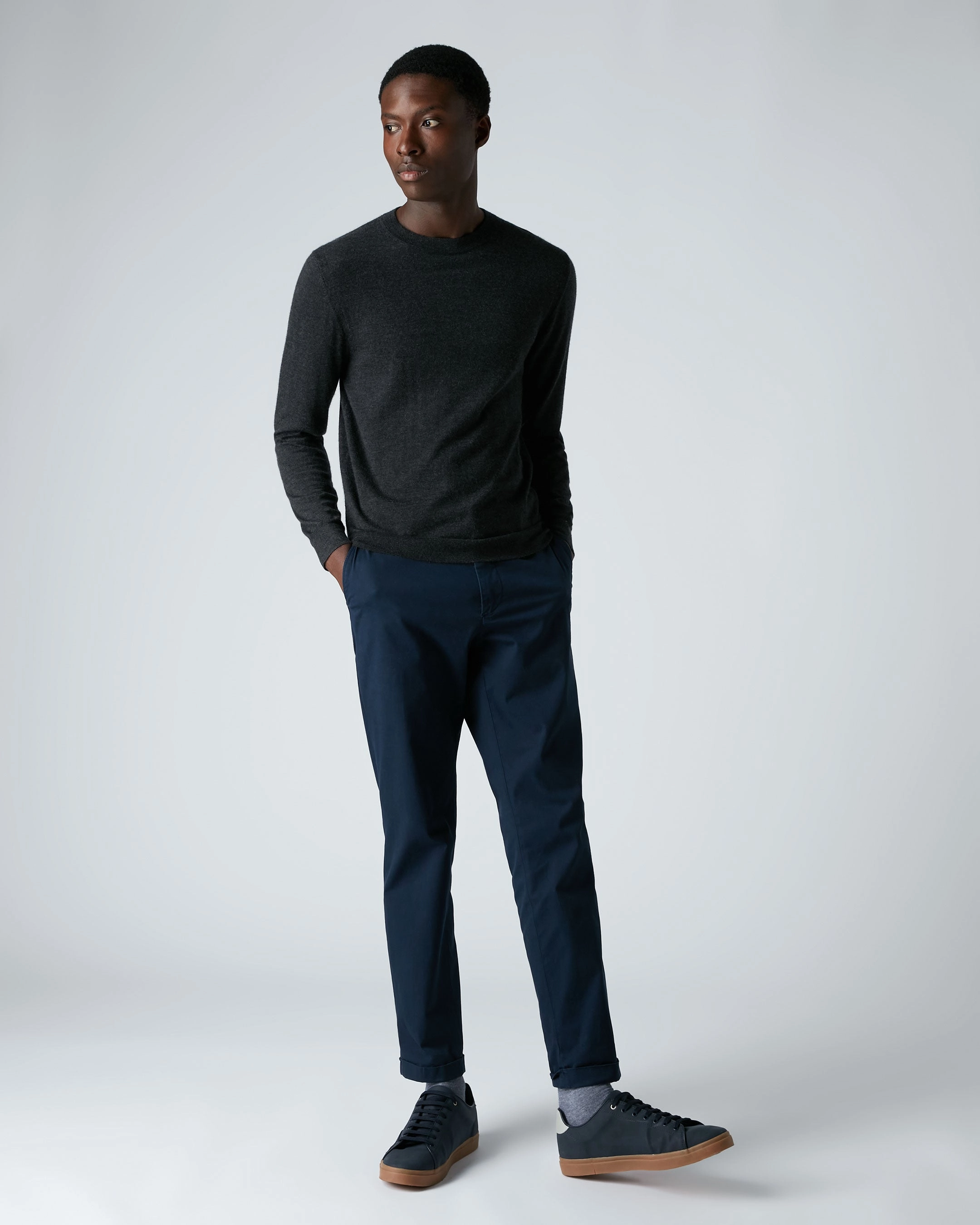 Men'S Covent Fine Gauge Cashmere Round Neck Jumper Dark Charcoal Grey MustHave Items