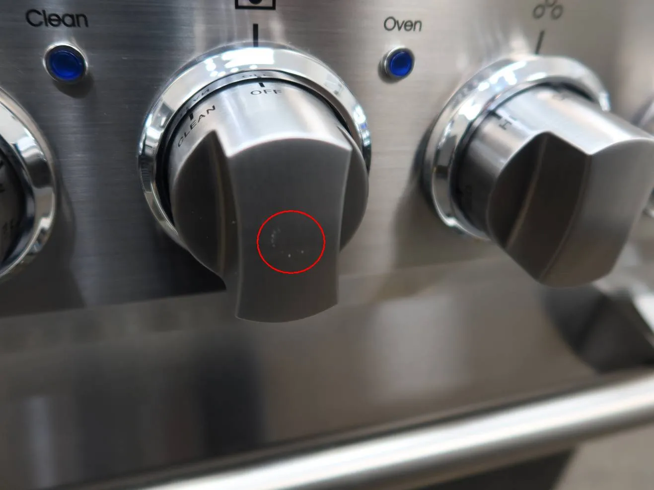 Viking 3 Series '22 30" 4.7 c.f 5 element Self-Clean Electric Range RVER33015BSS