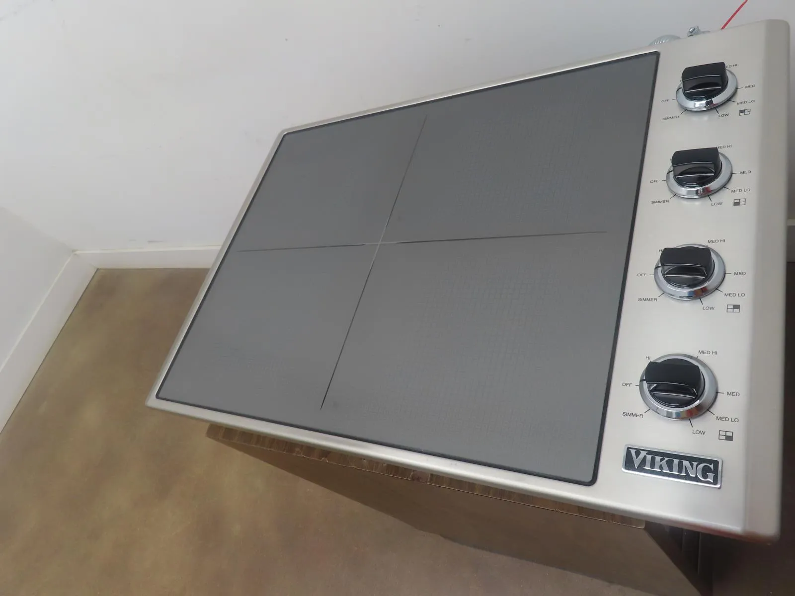Viking VICU53014BST 30" Induction Cooktop with Magnequick Induction Elements IMG