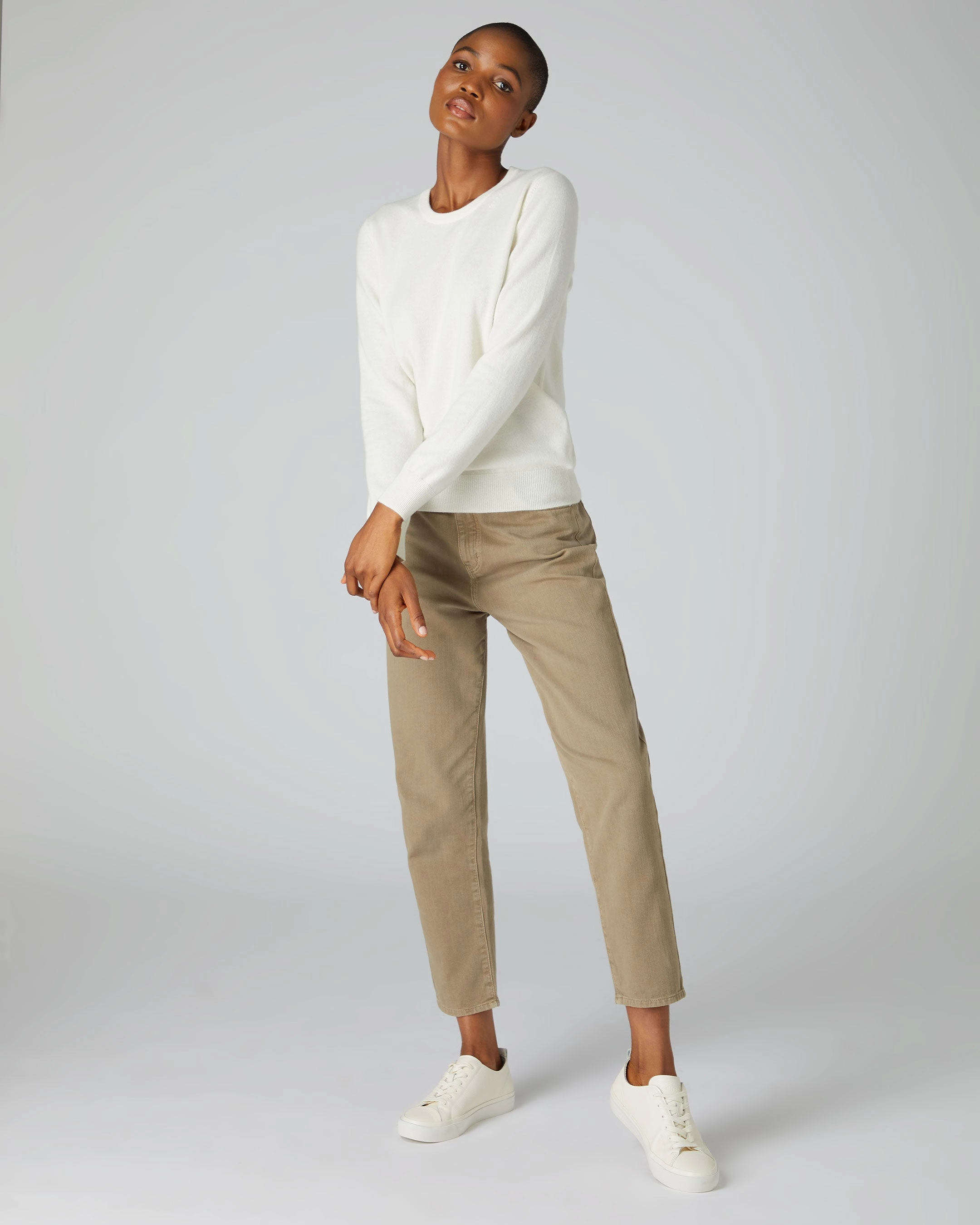 Perfect Gift Offer Women'S Evie Classic Round Neck Cashmere Jumper New Ivory White