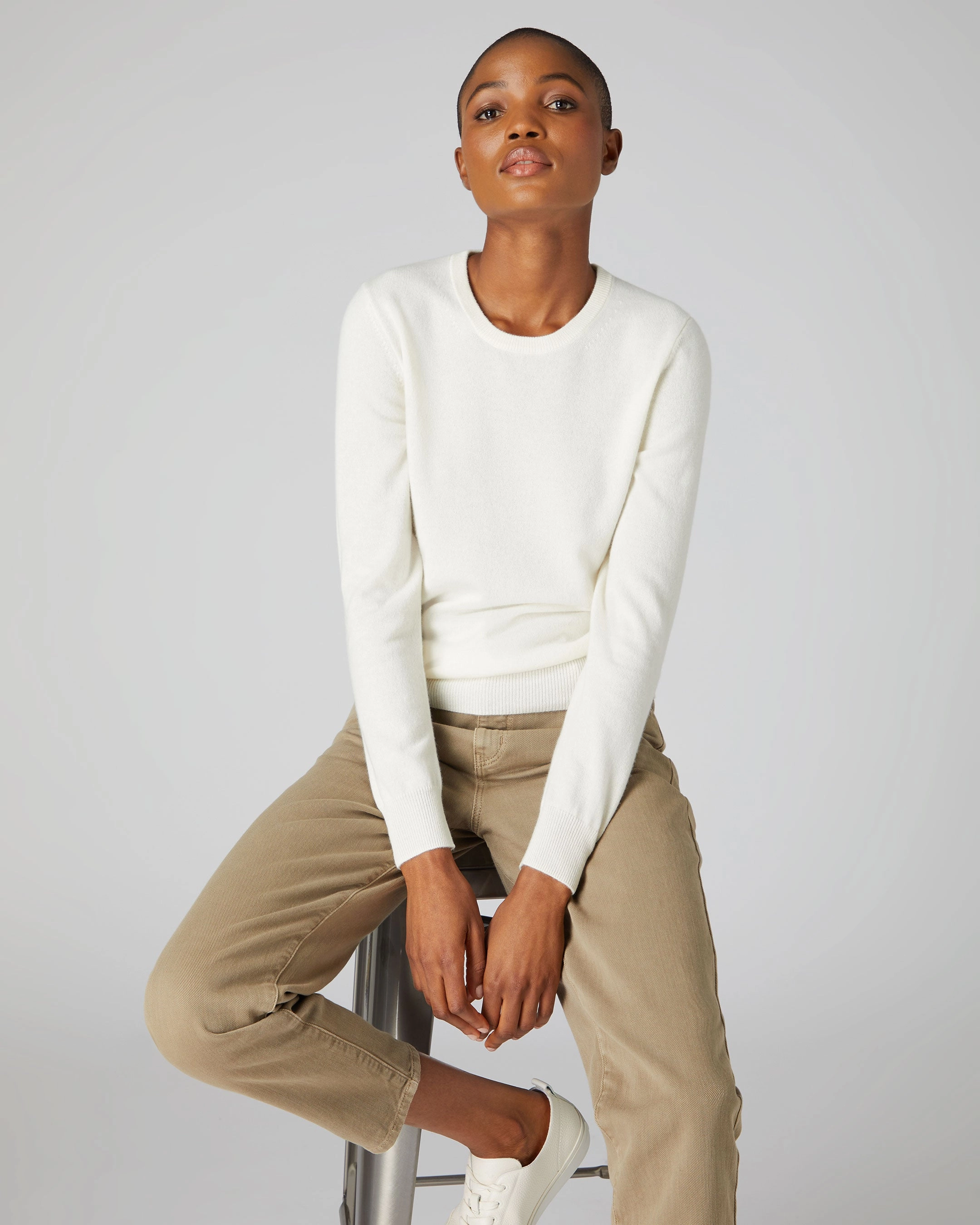 Shop Save Big Special Occasion Discount Women'S Evie Classic Round Neck Cashmere Jumper New Ivory White